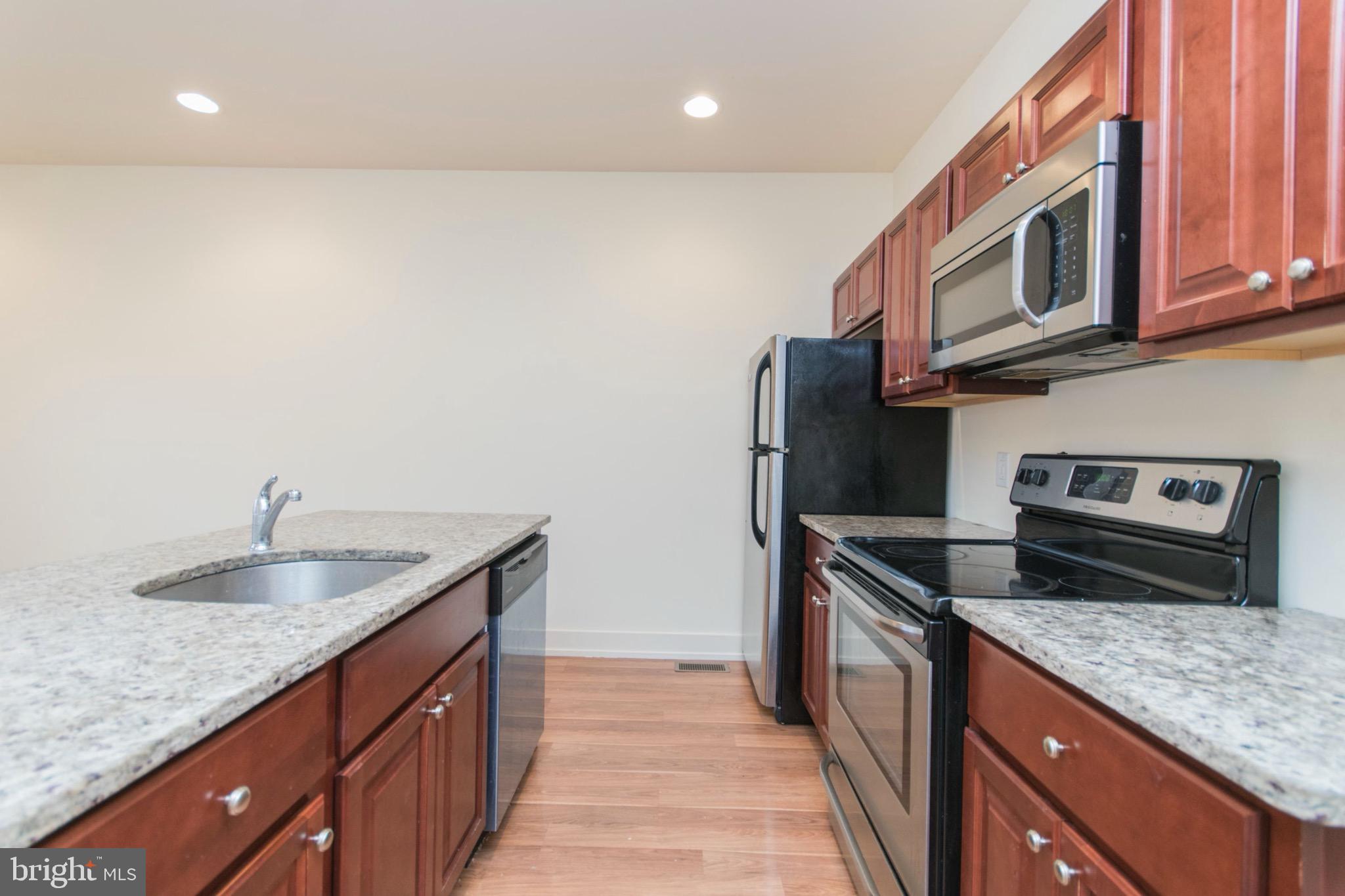 1901-09 N 7th St is a premier off-campus housing option known as Temple Park. This luxury community offers modern amenities such as secure keyless entry, video intercoms and wall-mounted TV's! Enjoy having direct access to Temple main campus! Enter this spacious bi-level apartment to find two living areas, equally sized bedrooms, and modern updates throughout. Units include unique additions such as bedroom ceiling fans and digital locks.
Lease Term: Lease ends on a pre-determined end date, regardless of start date. Lease end date is 2026-07-20