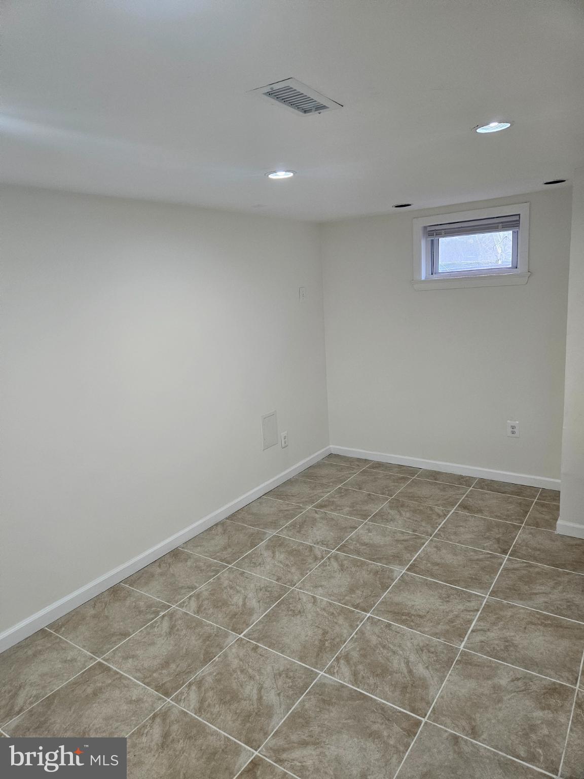 WASHINGTON SUBURBAN HOME - Residential