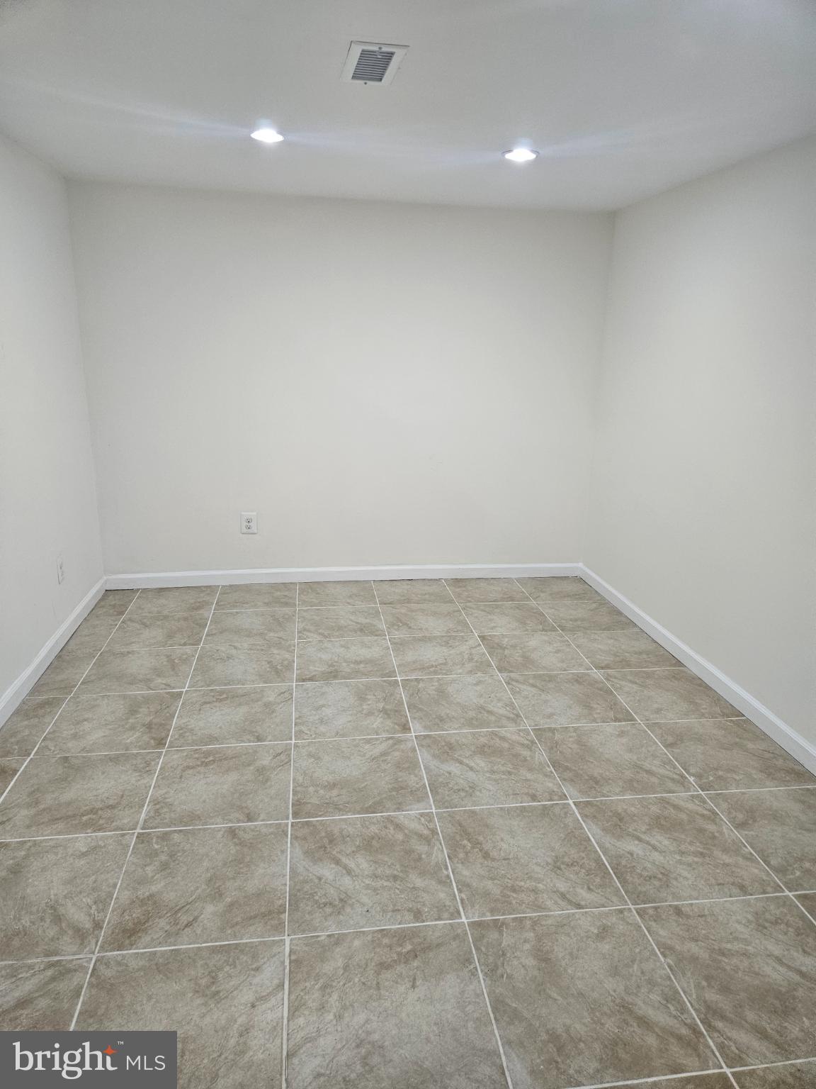 WASHINGTON SUBURBAN HOME - Residential