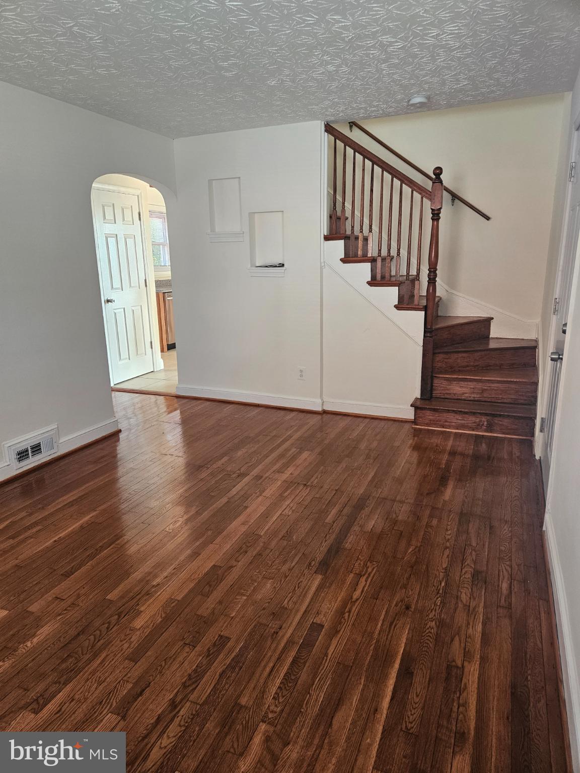 WASHINGTON SUBURBAN HOME - Residential