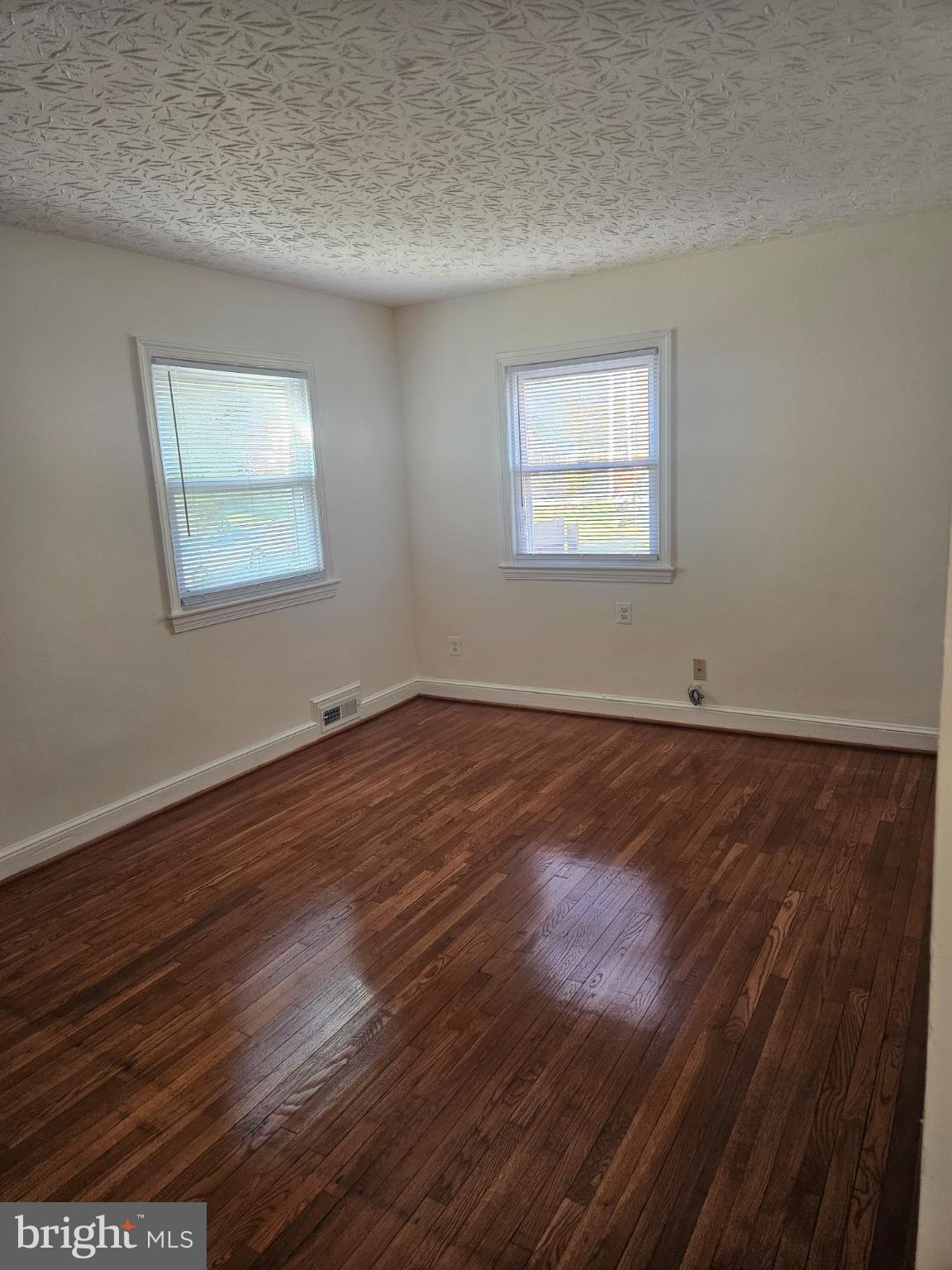 WASHINGTON SUBURBAN HOME - Residential