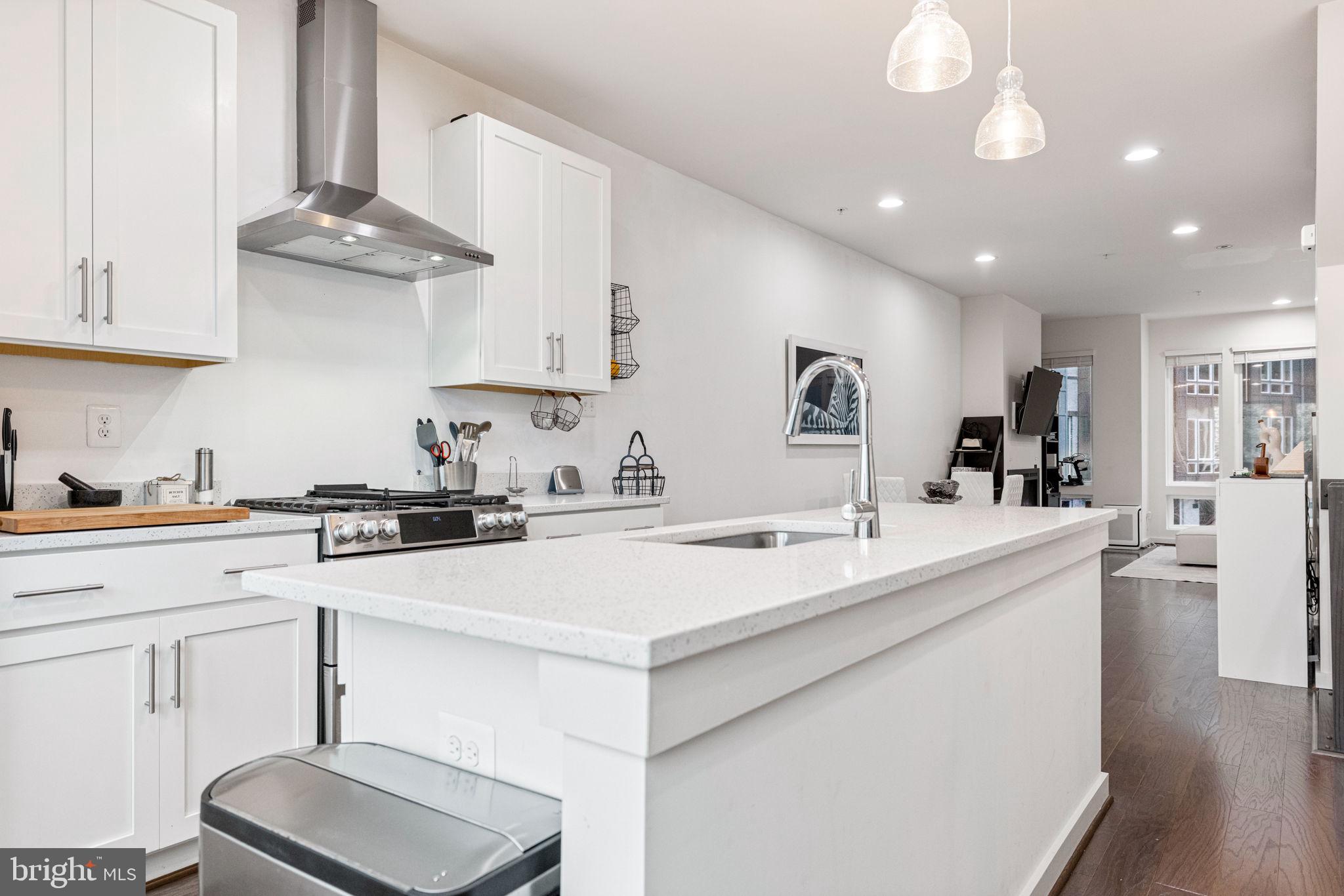 RIVER PLACE - Residential