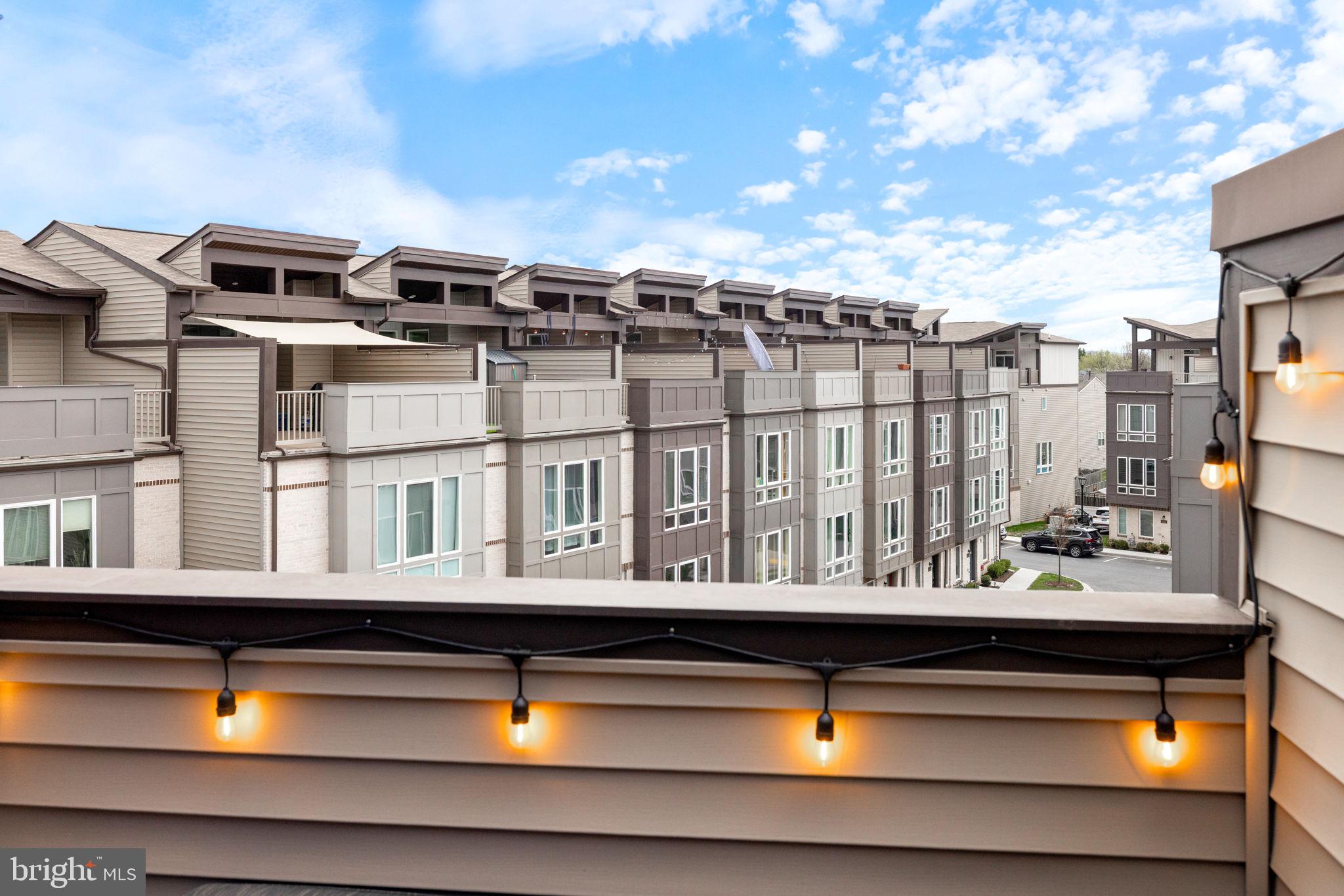 RIVER PLACE - Residential