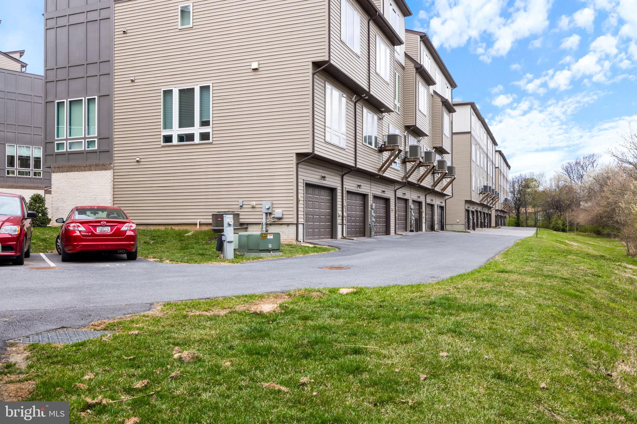 RIVER PLACE - Residential