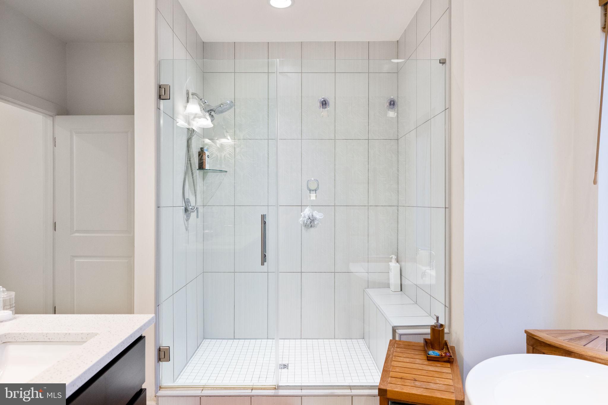 RIVER PLACE - Residential