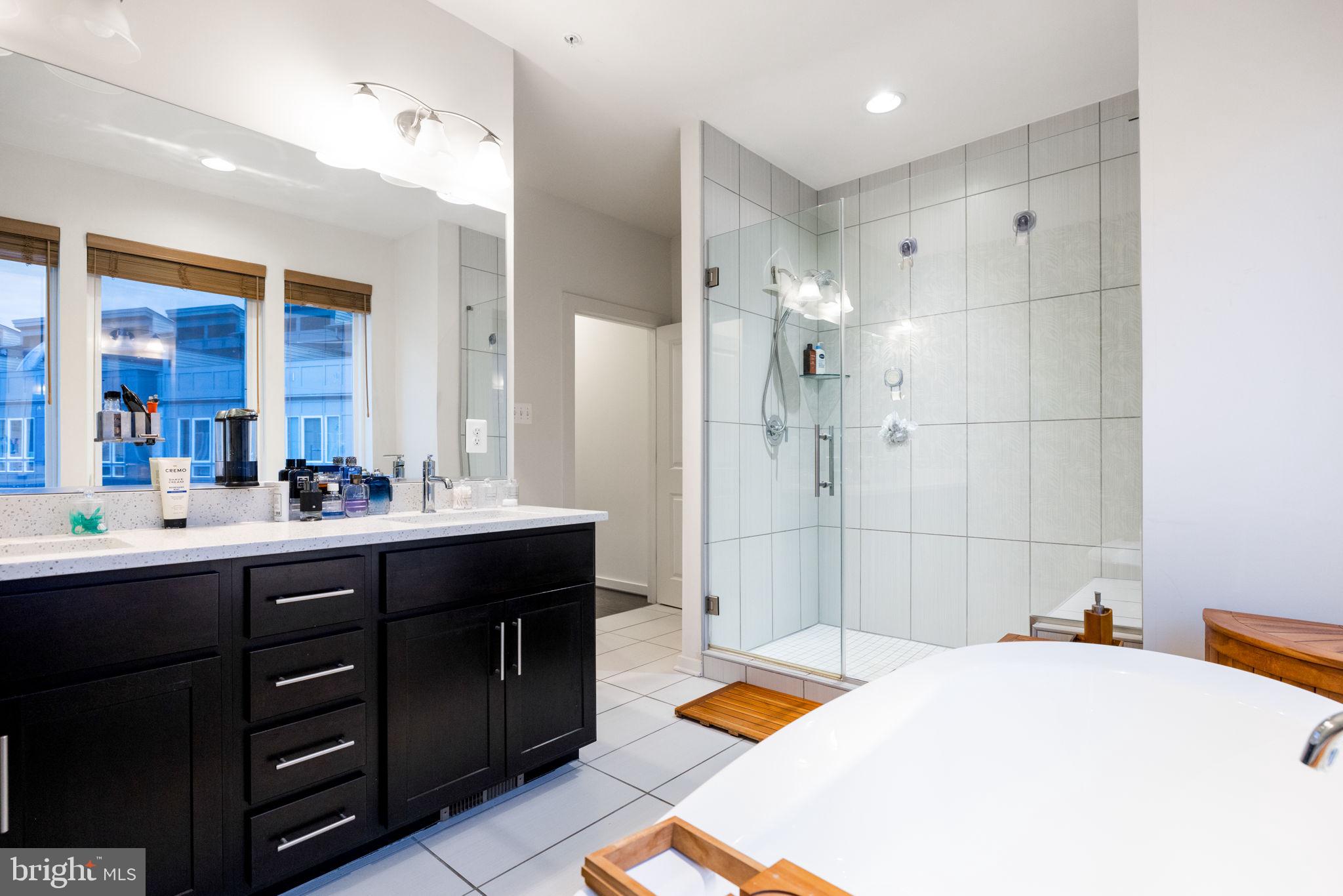 RIVER PLACE - Residential