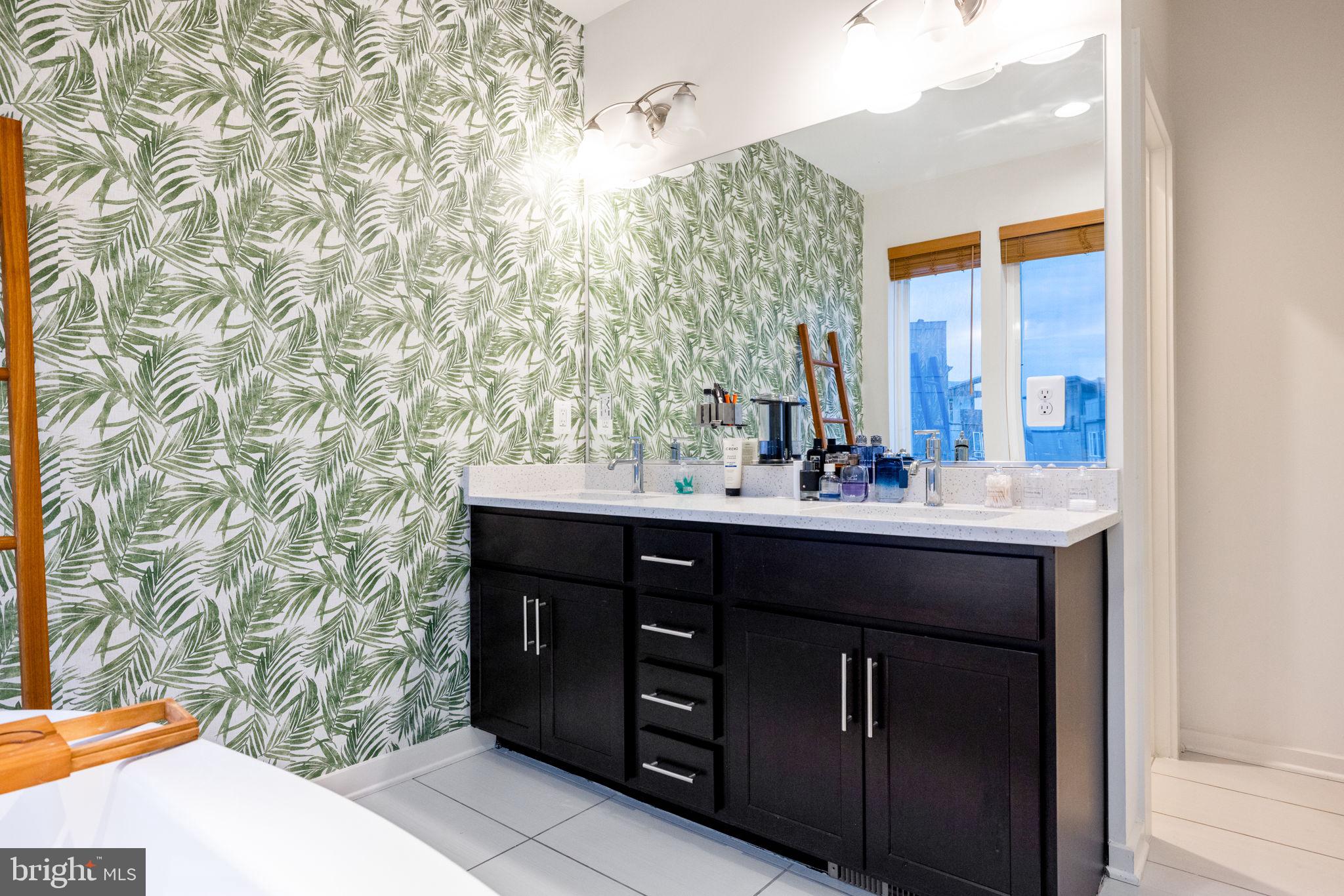 RIVER PLACE - Residential