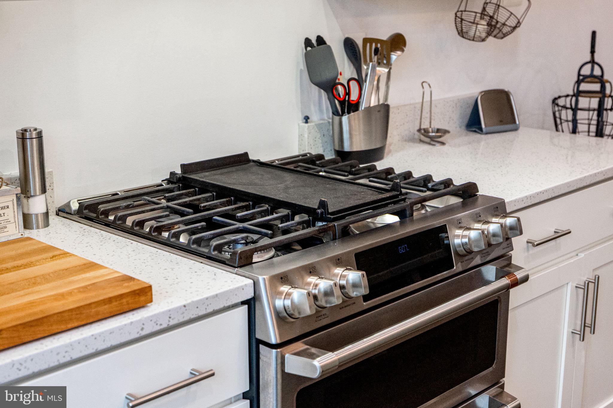 RIVER PLACE - Residential