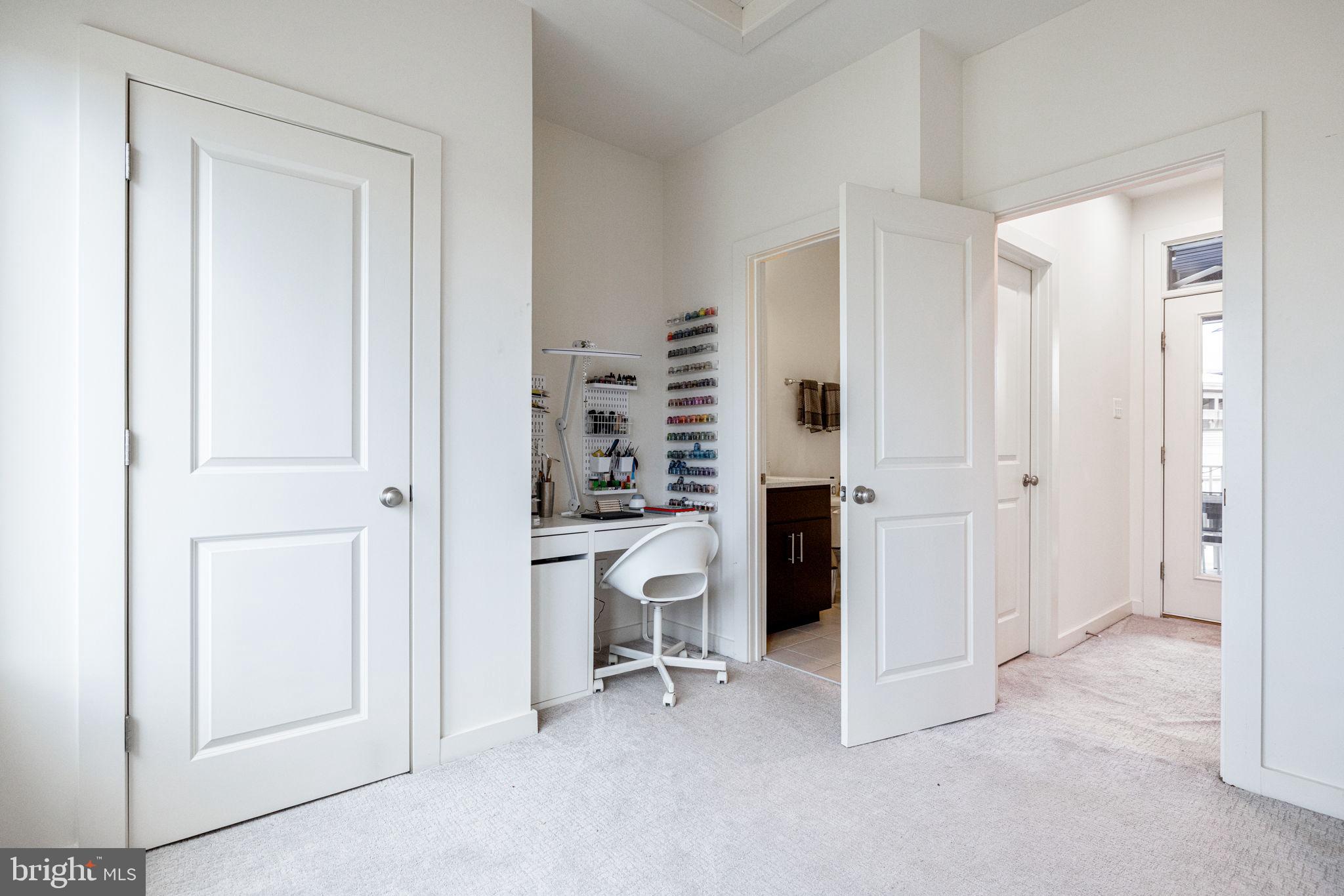 RIVER PLACE - Residential