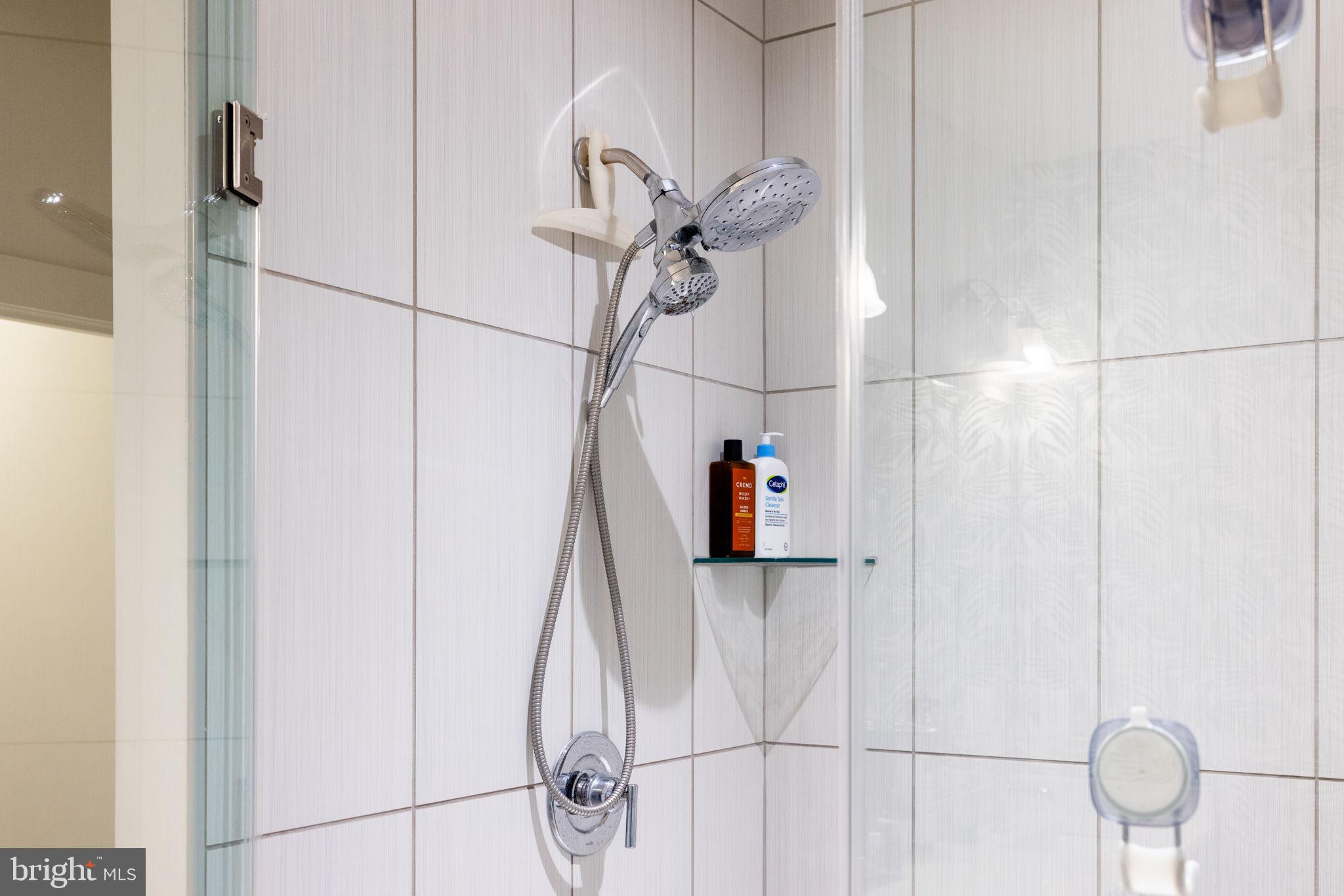 RIVER PLACE - Residential