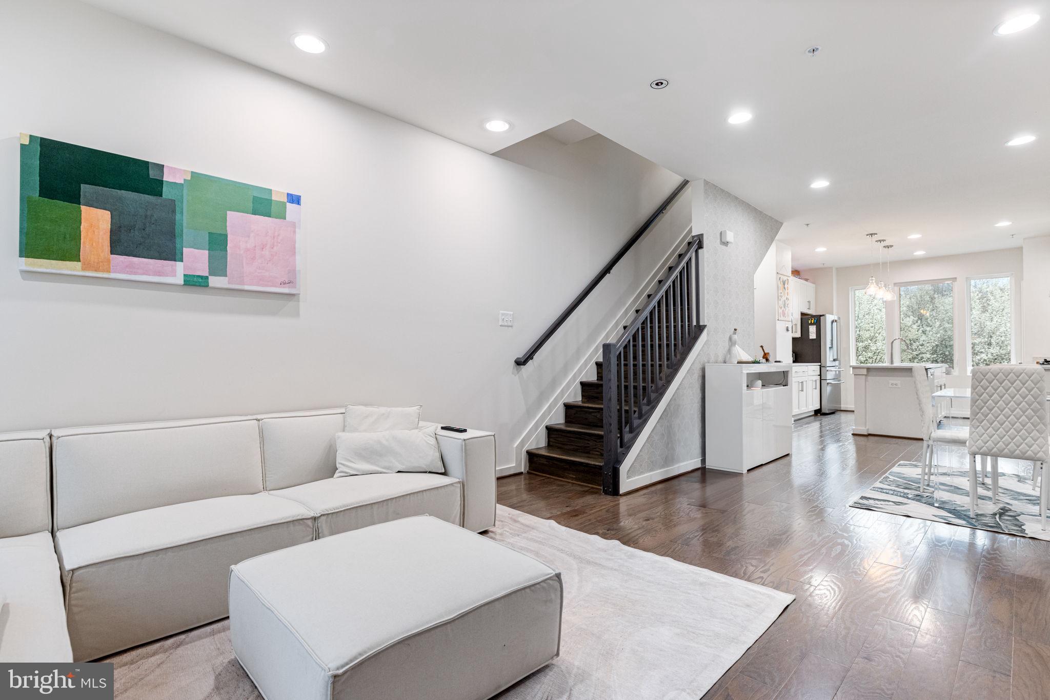 RIVER PLACE - Residential