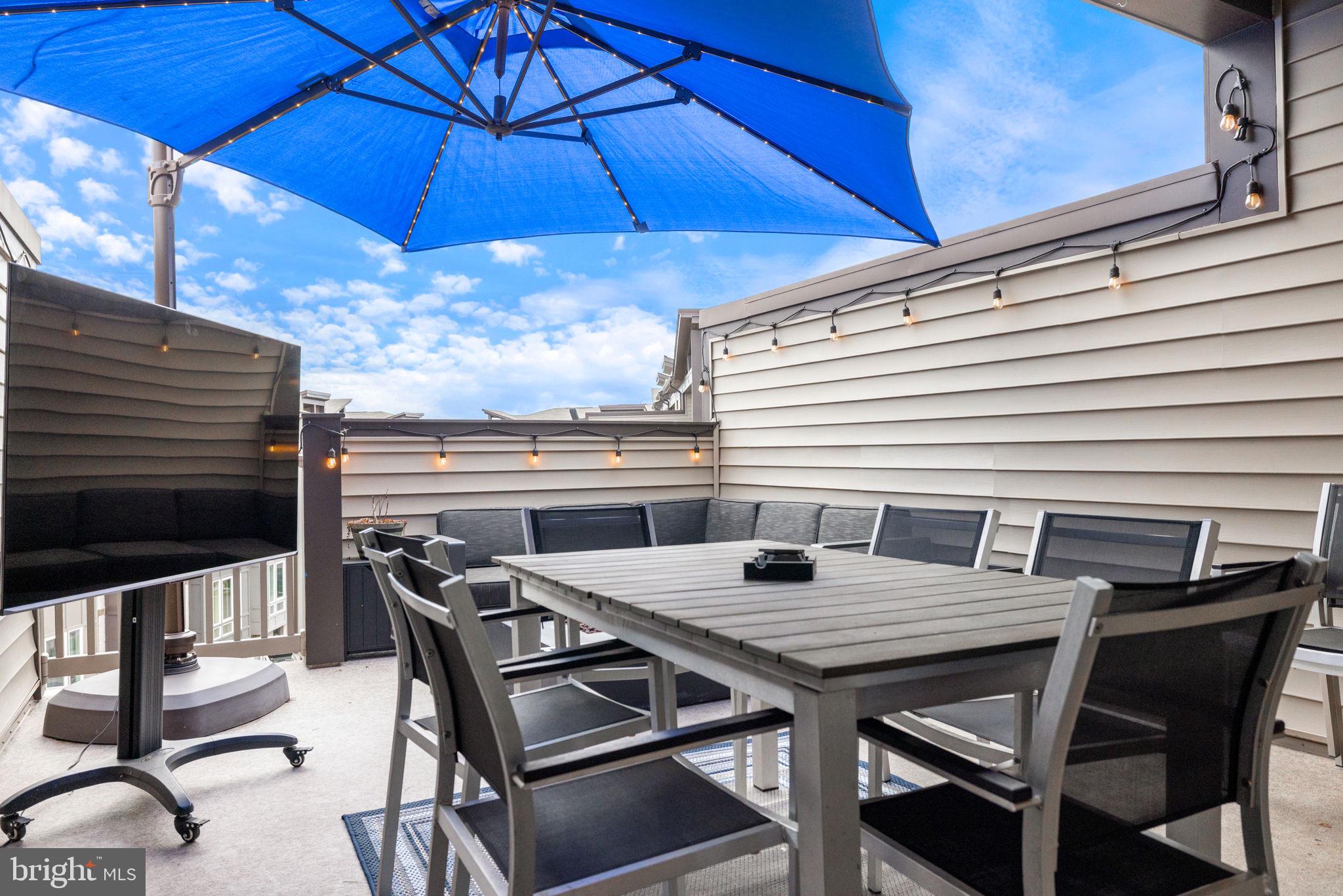 RIVER PLACE - Residential