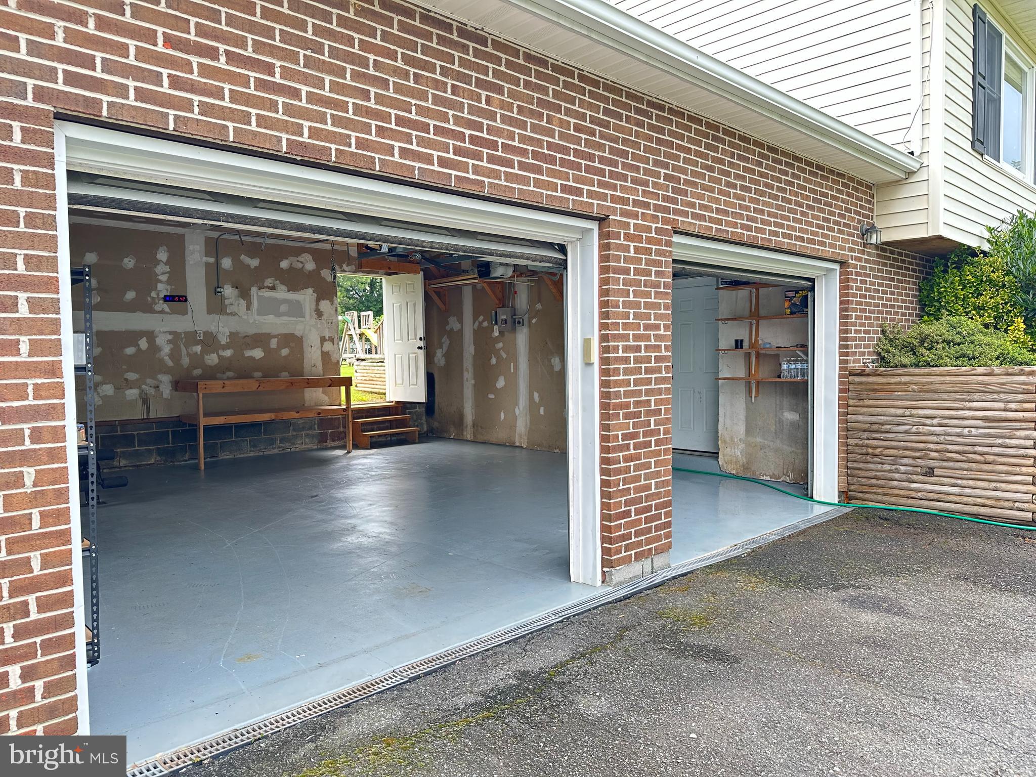 ELKMORE - Residential