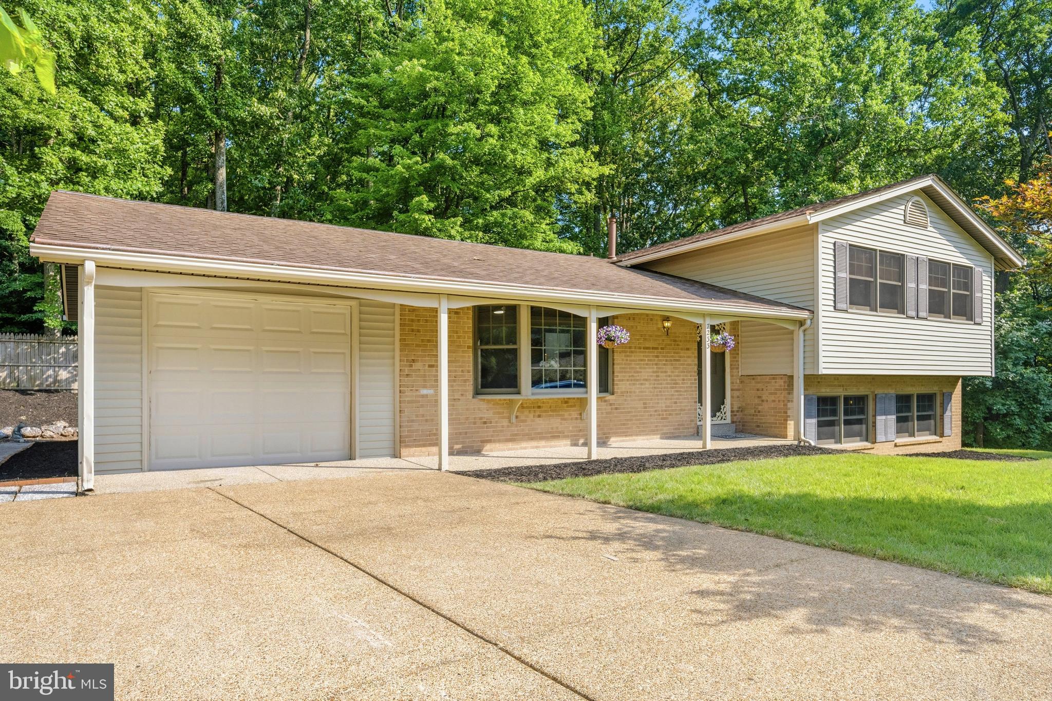 7233 ASHVIEW DRIVE
