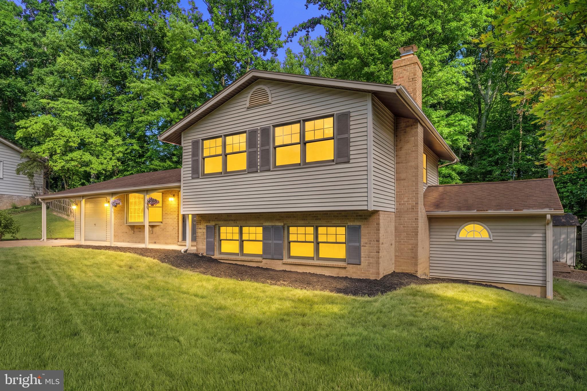7233 ASHVIEW DRIVE