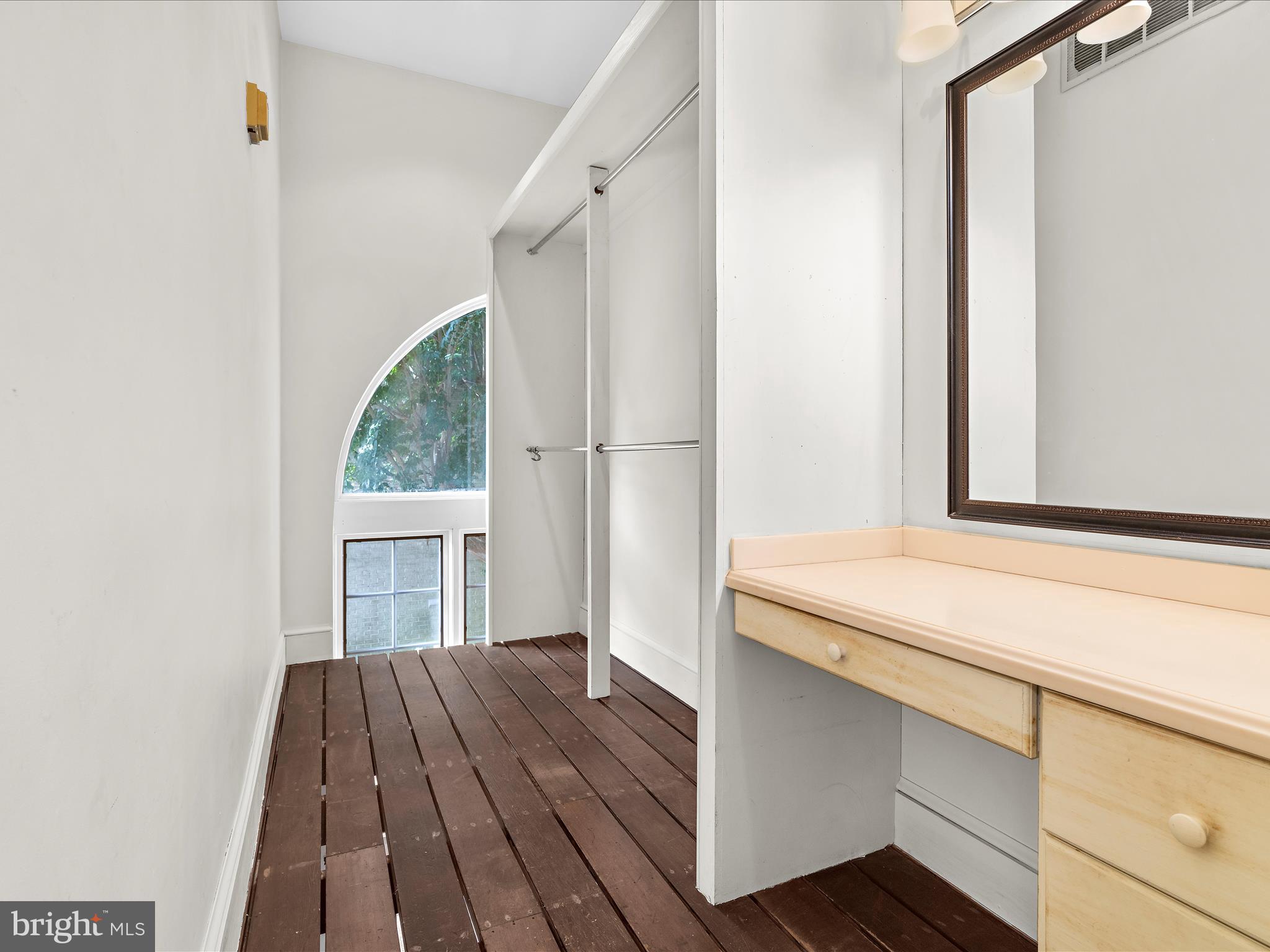 CARRIAGE HOUSE - Residential