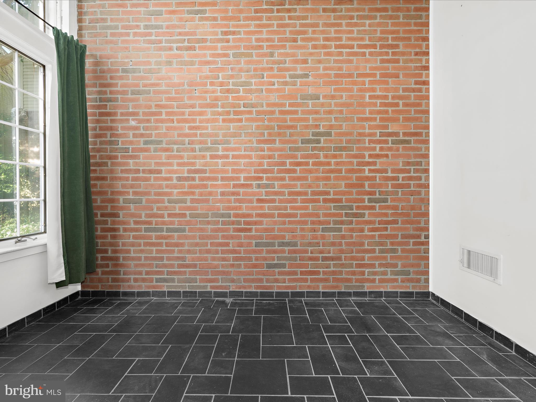 CARRIAGE HOUSE - Residential