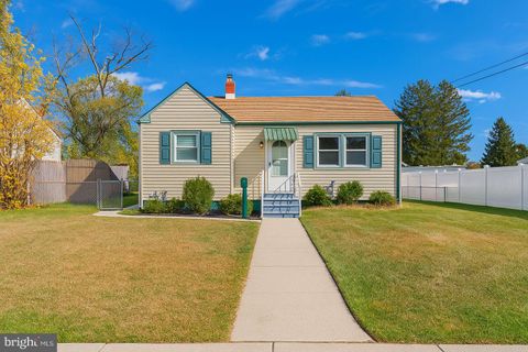 610 LEE AVENUE BEVERLY NJ 08010