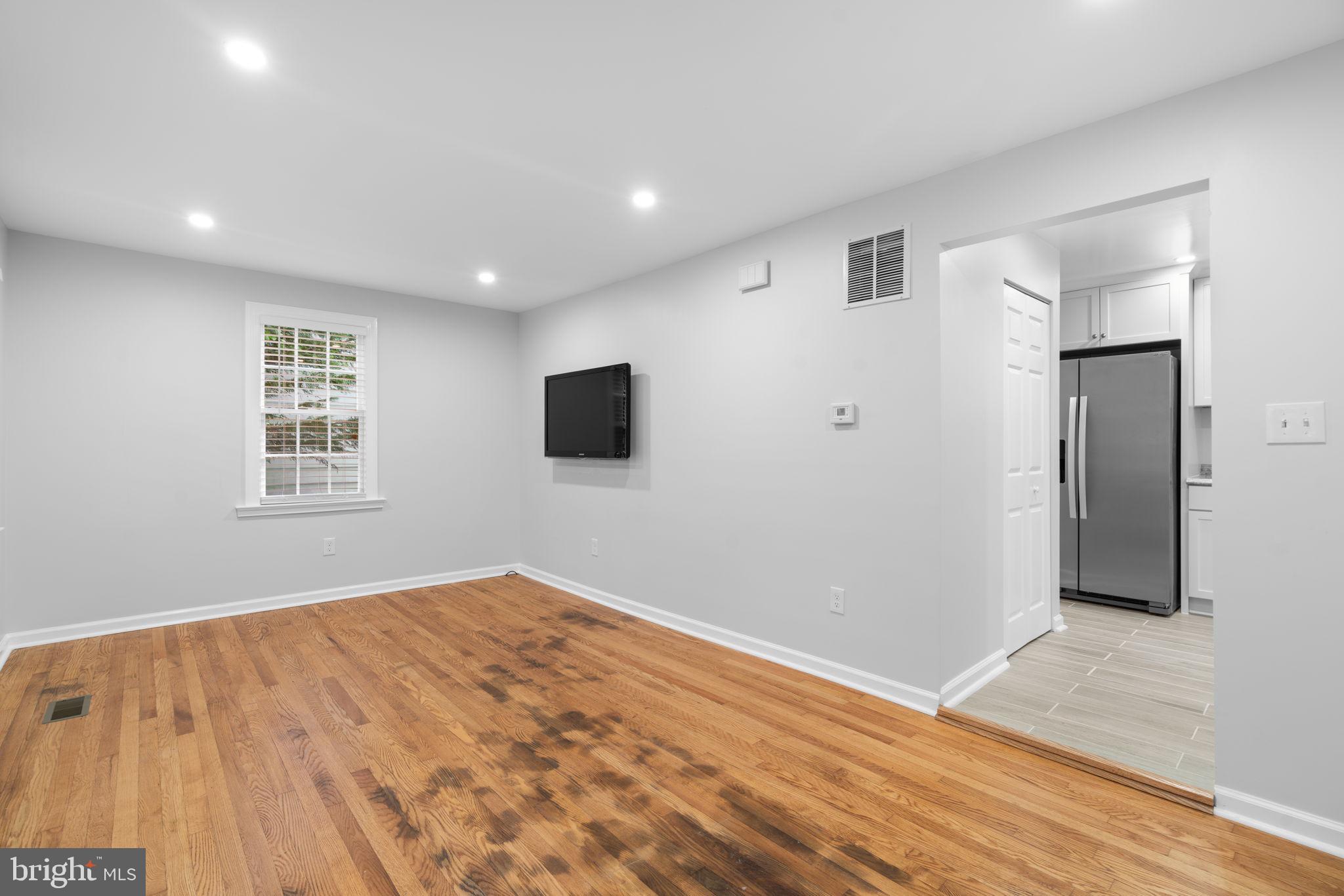 715 ANDERSON AVENUE