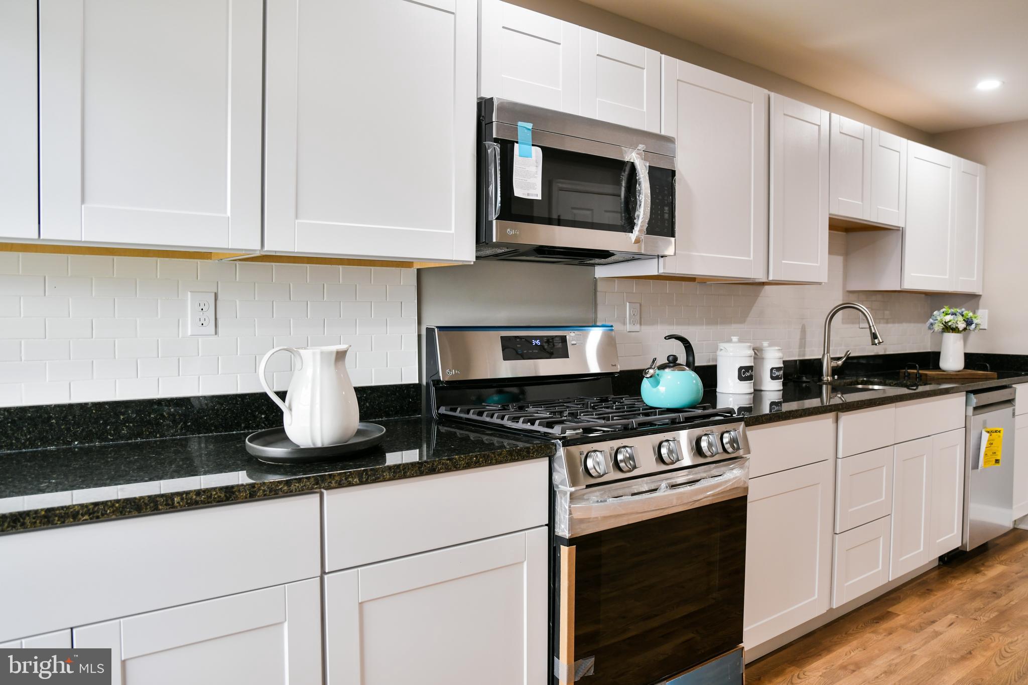 MONTEBELLO - Residential