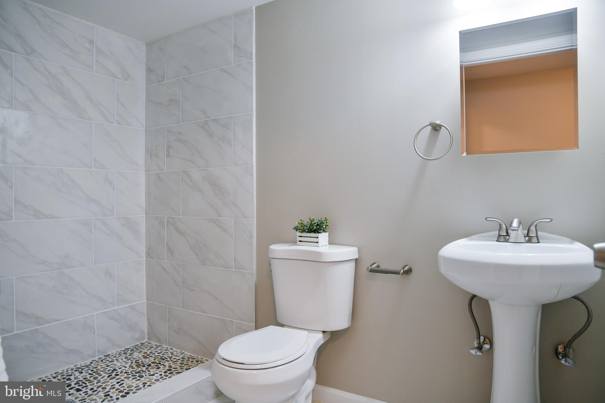 MONTEBELLO - Residential