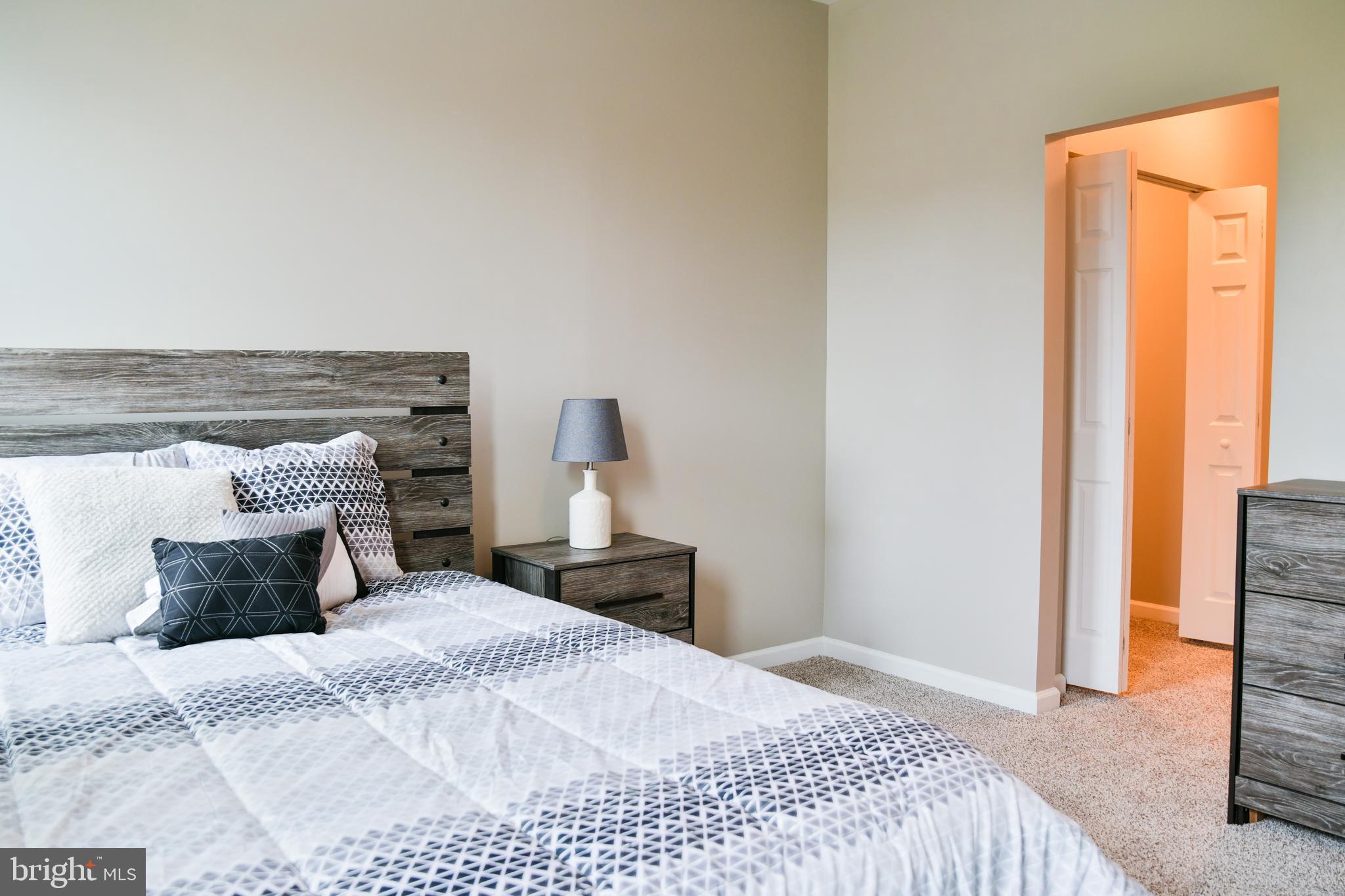 MONTEBELLO - Residential