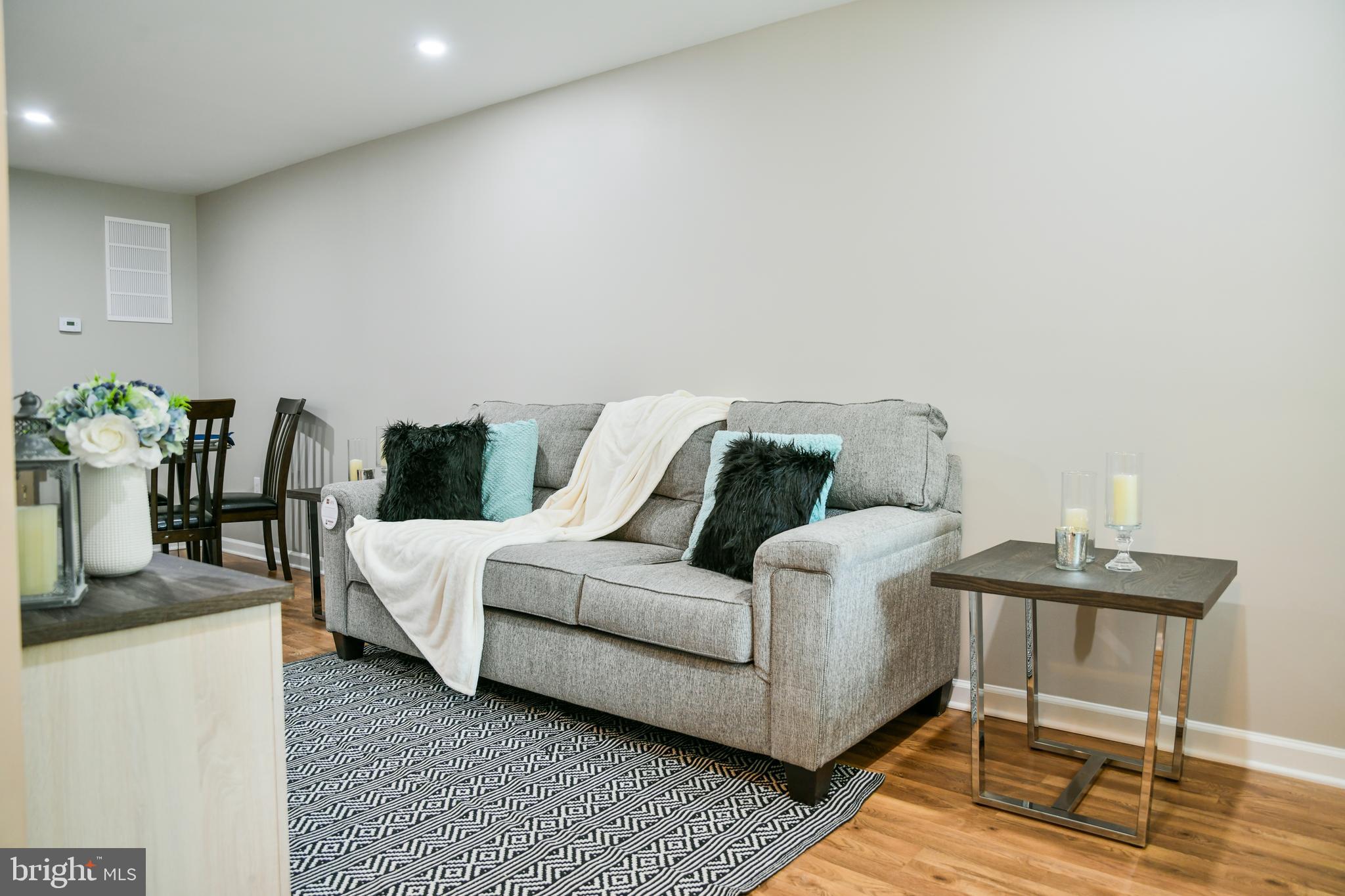 MONTEBELLO - Residential