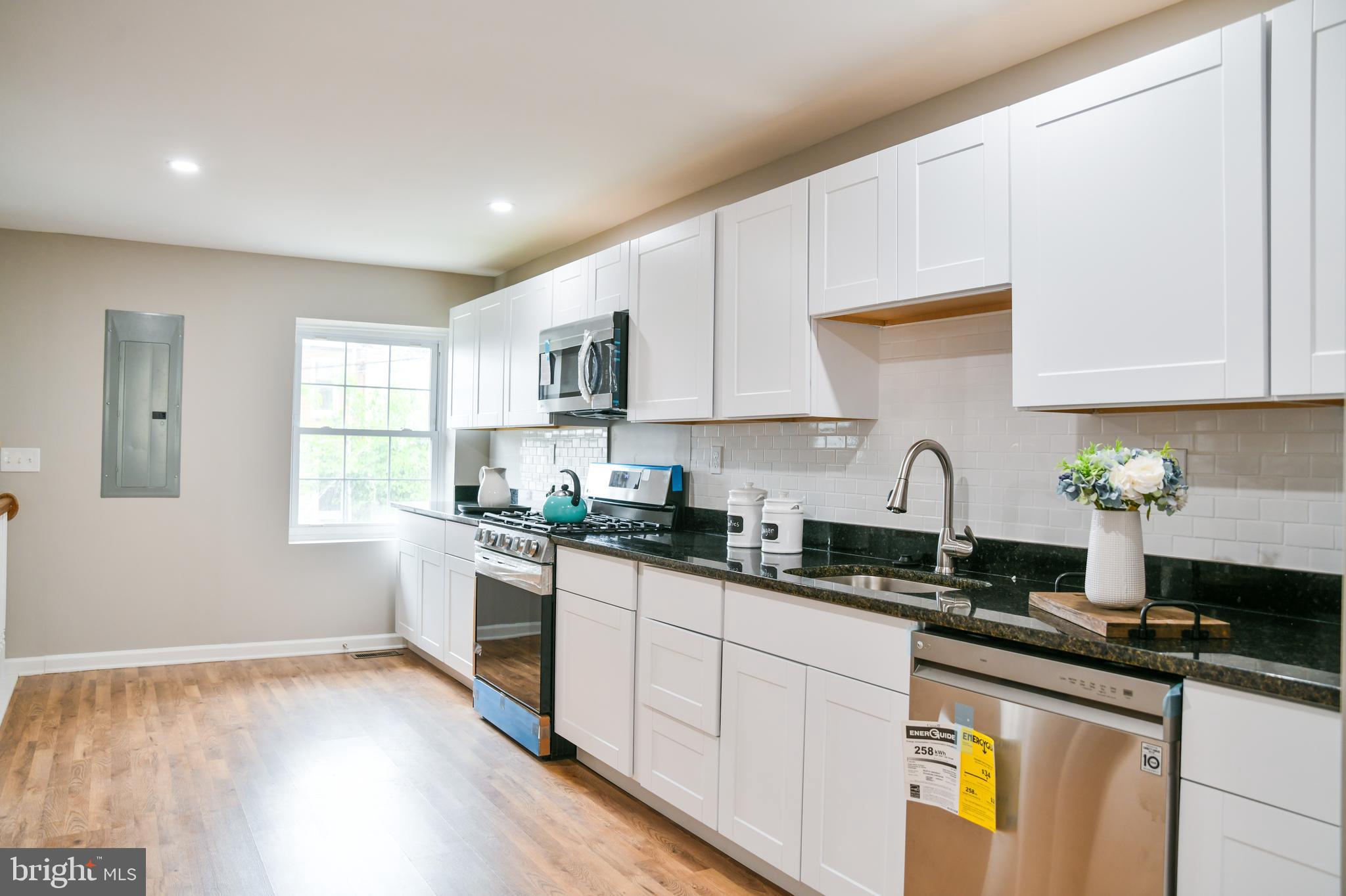 MONTEBELLO - Residential