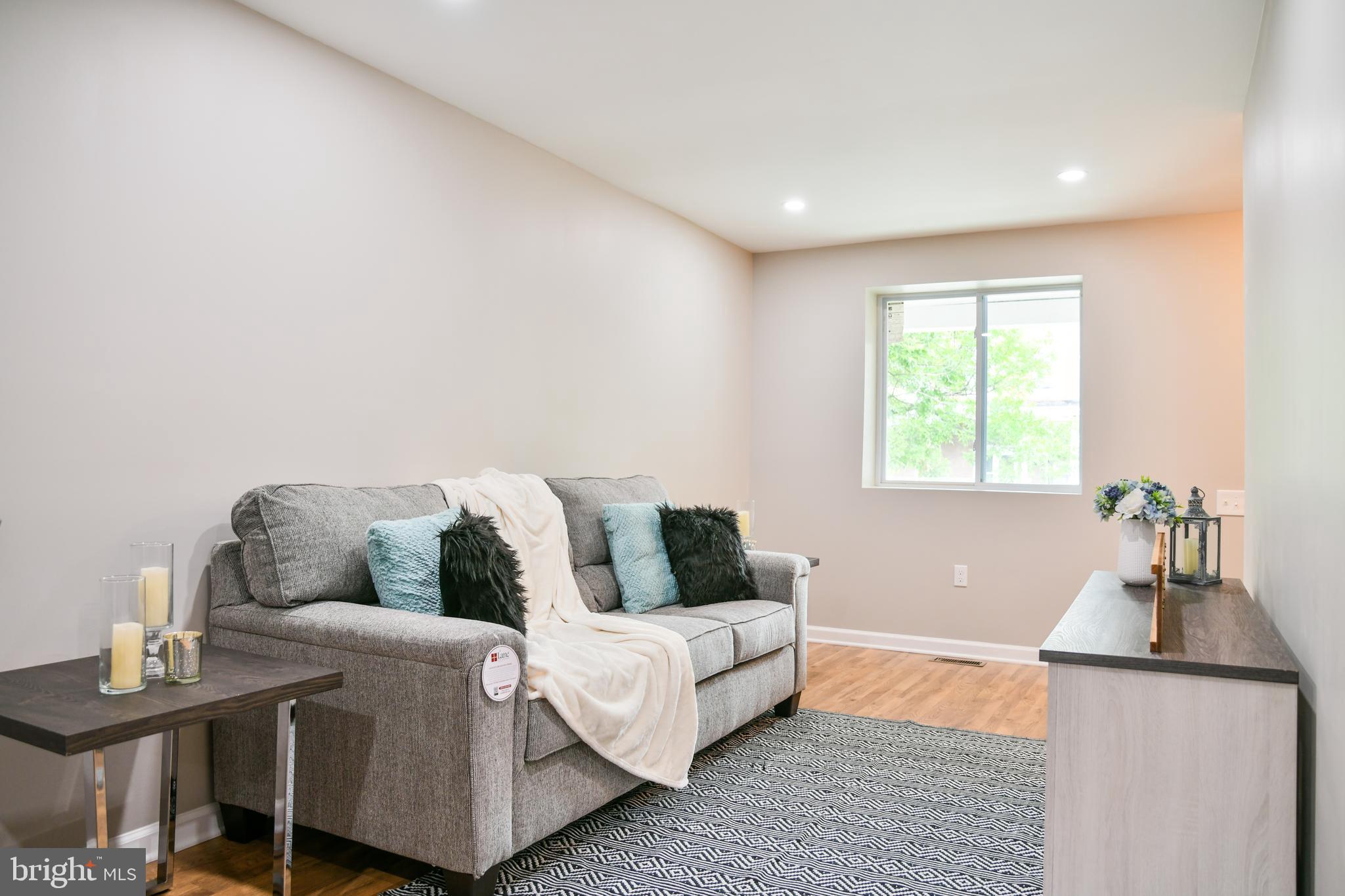 MONTEBELLO - Residential