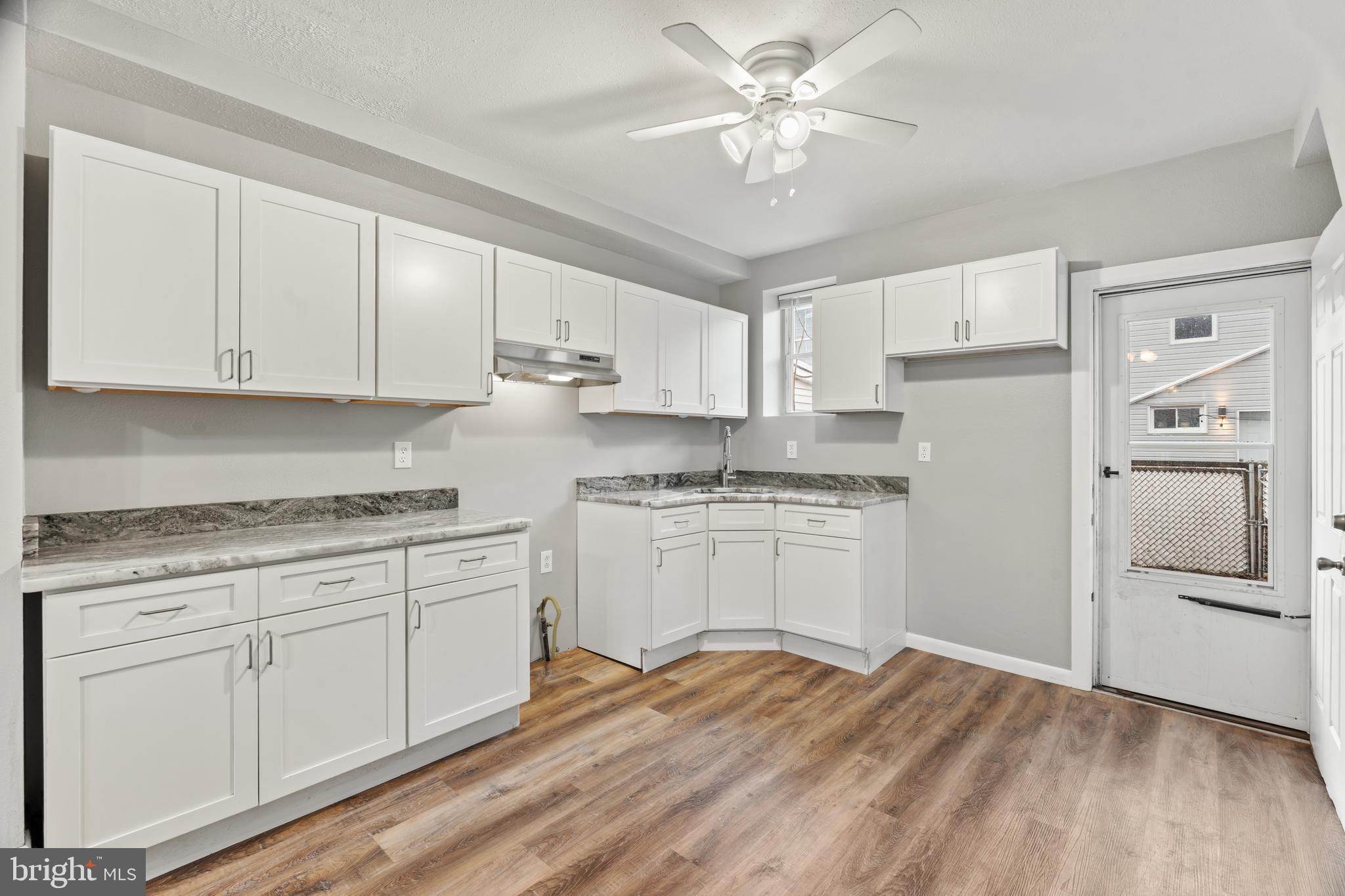 PORT RICHMOND - Residential