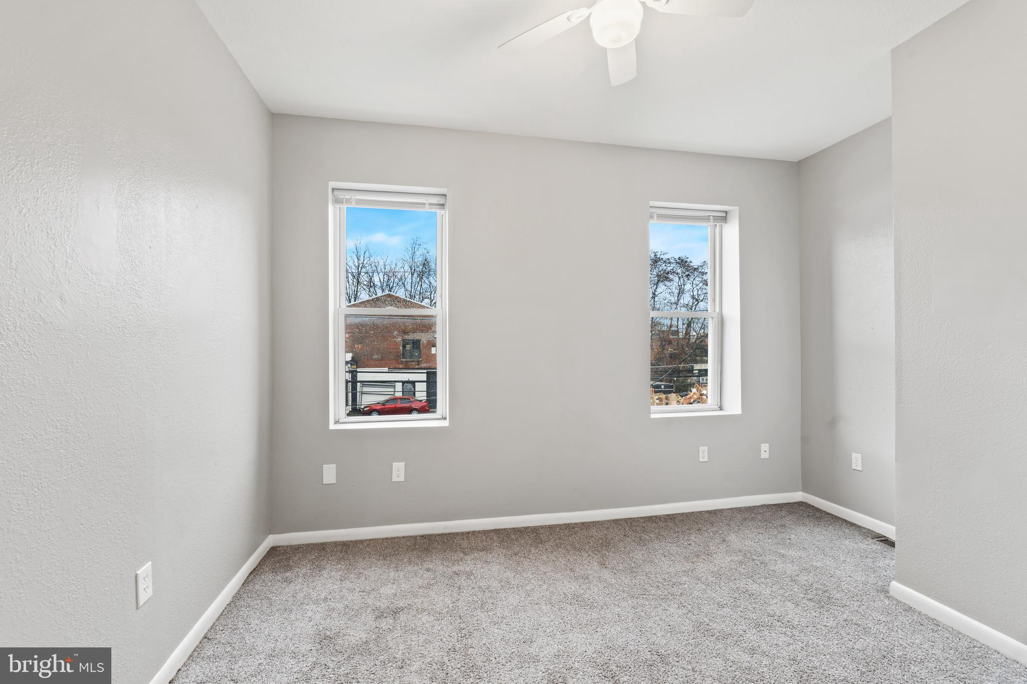 PORT RICHMOND - Residential