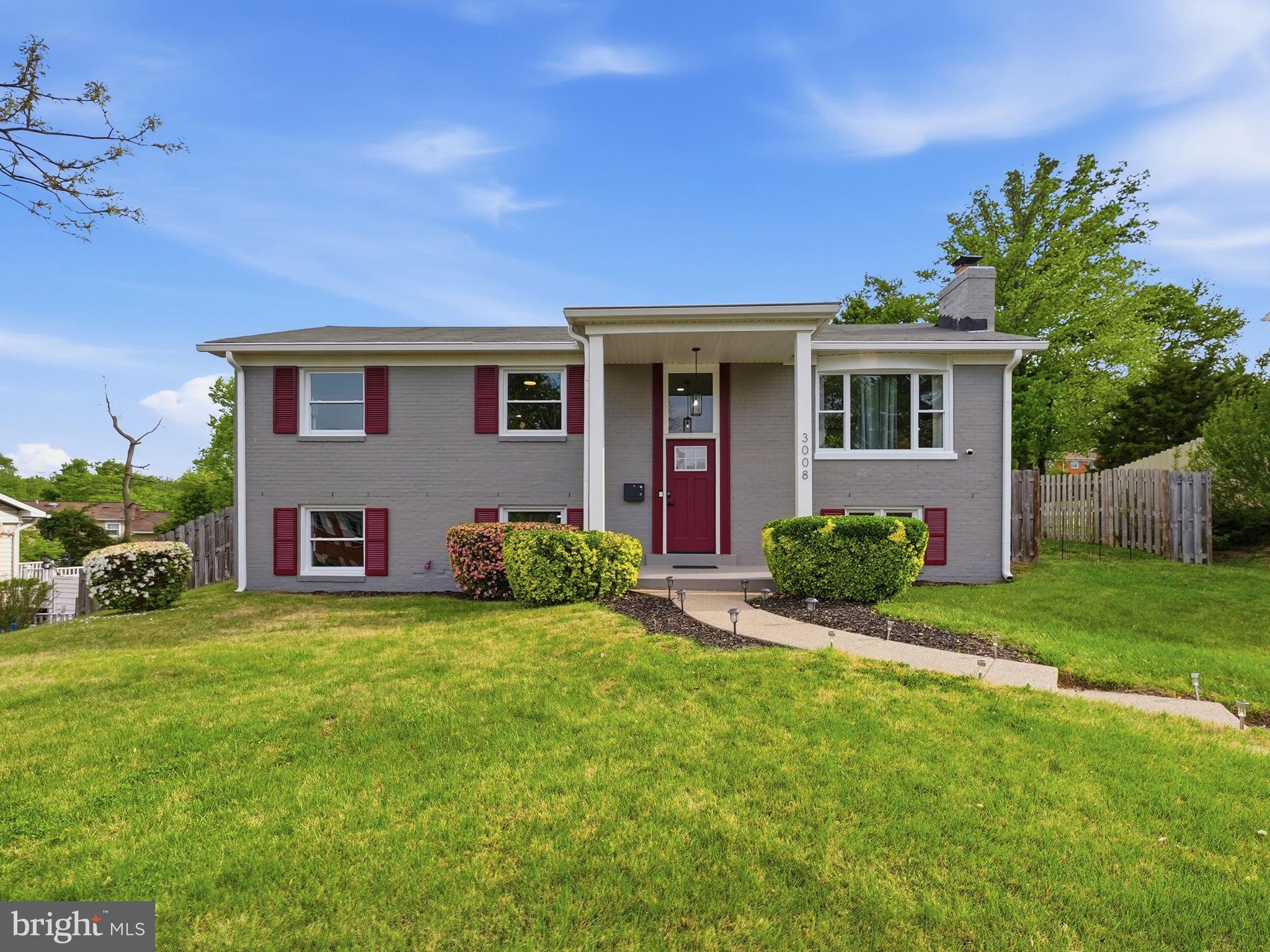 3008 ALBANY COURT