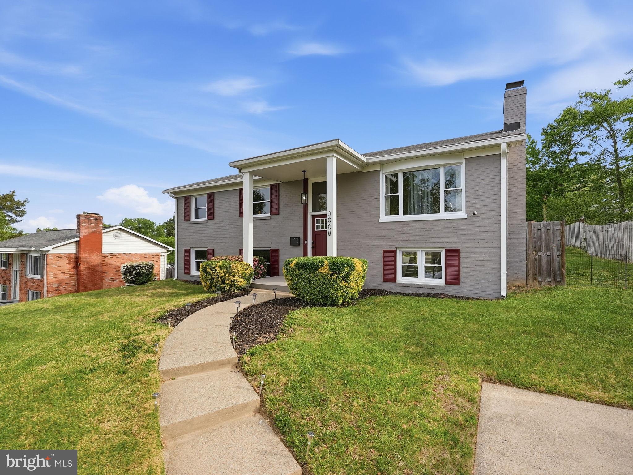 3008 ALBANY COURT
