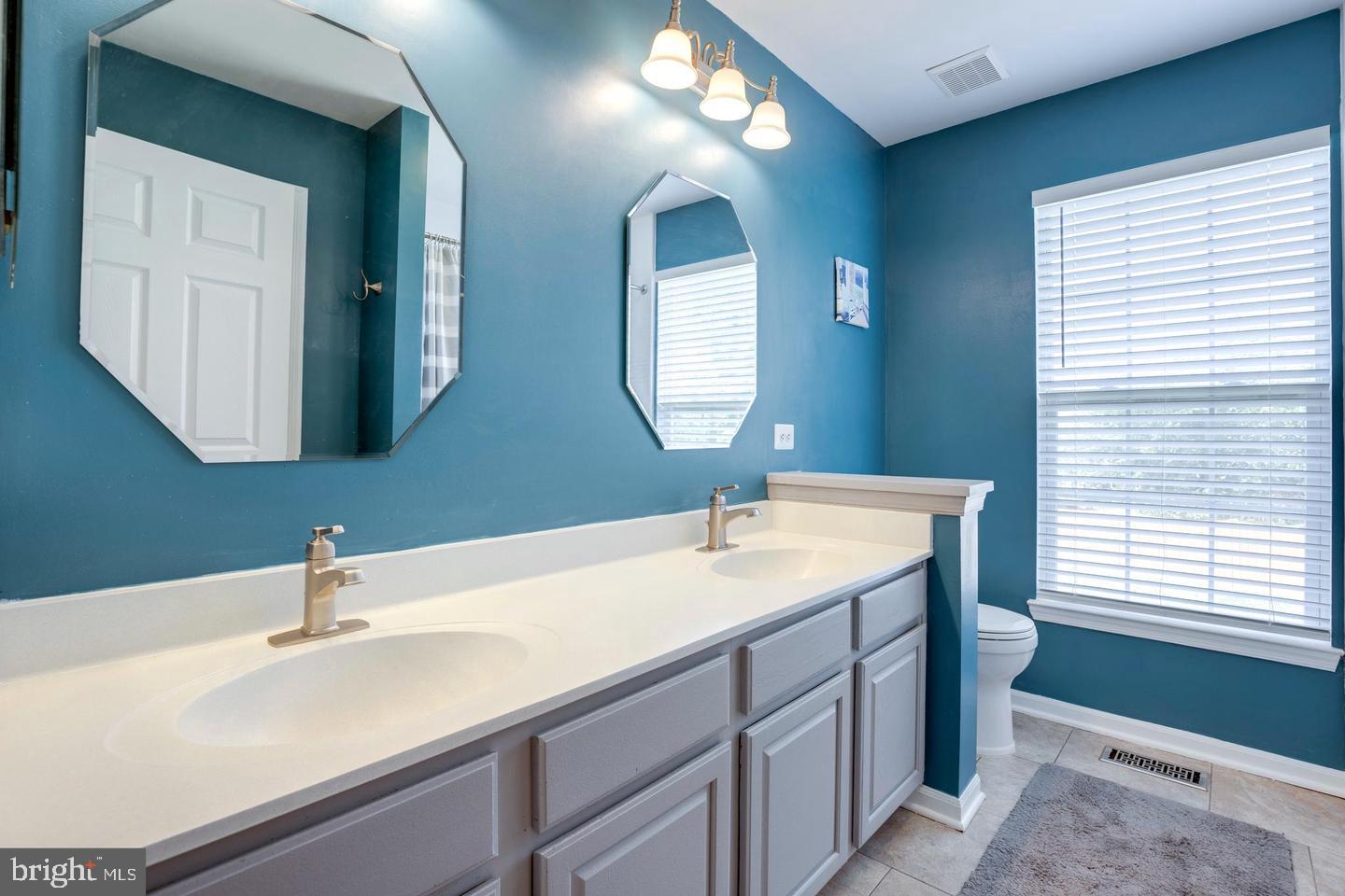 BLOOMS CROSSING - Residential