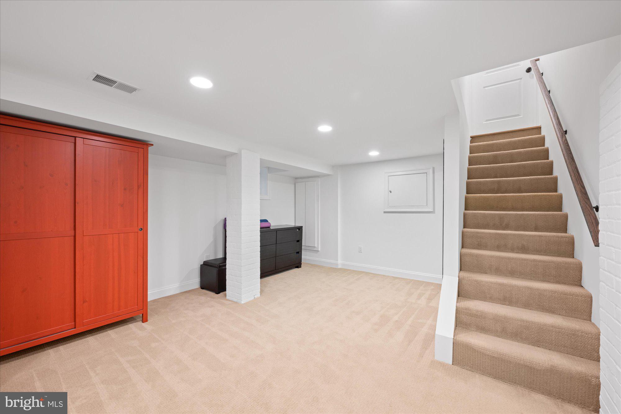 GLENBROOK VILLAGE - Residential