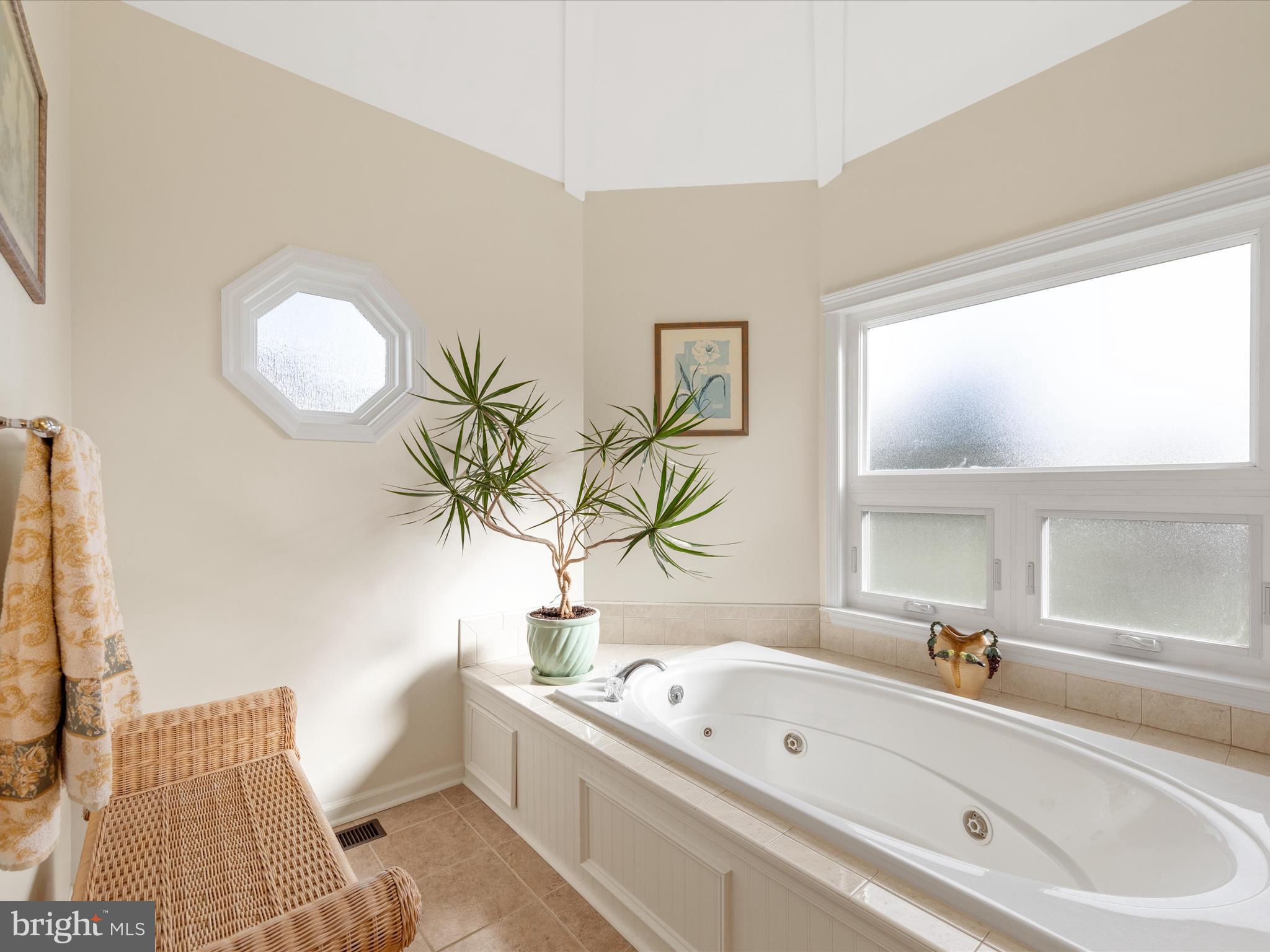 HENRYS GREEN - Residential