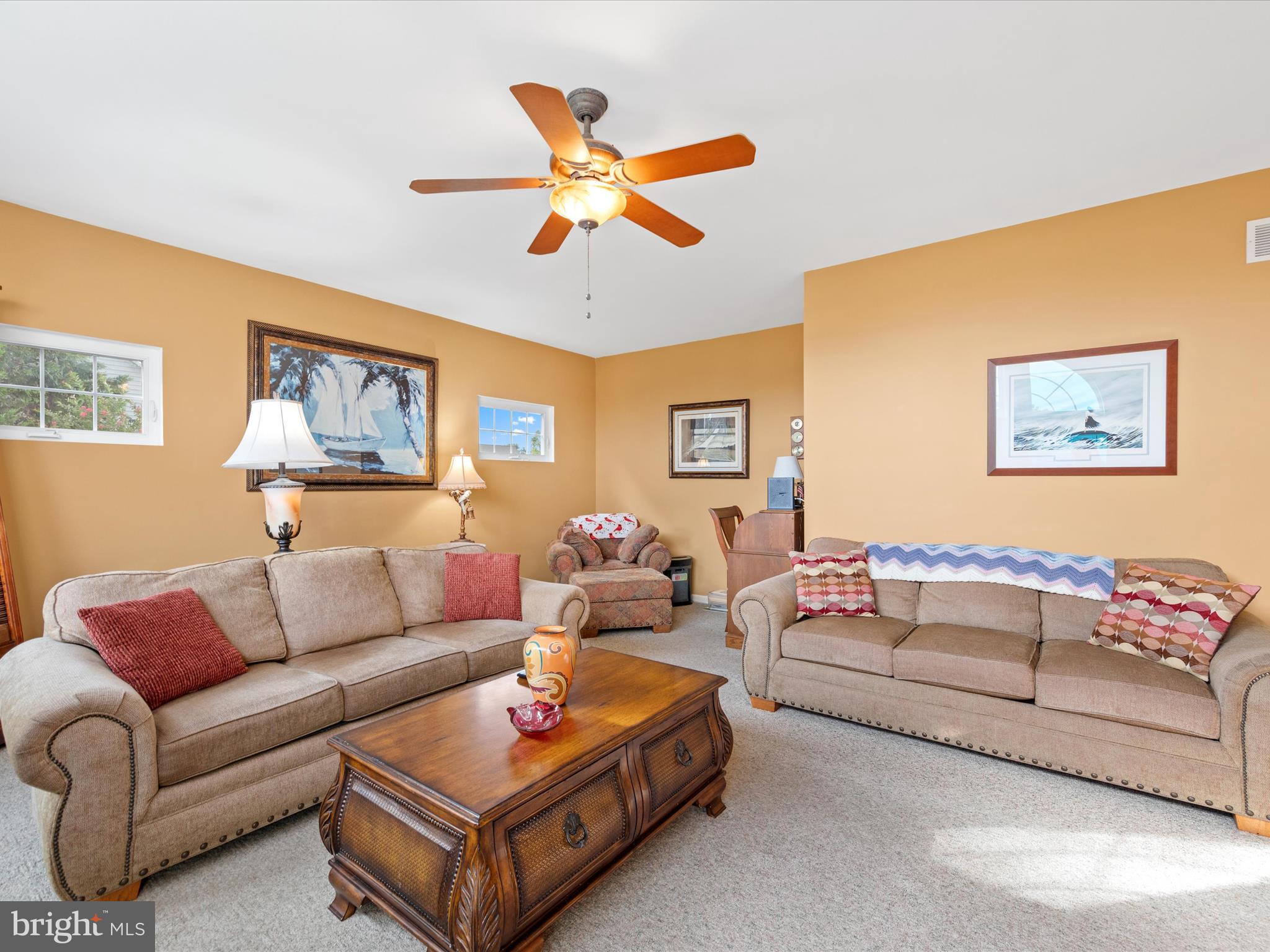 HENRYS GREEN - Residential