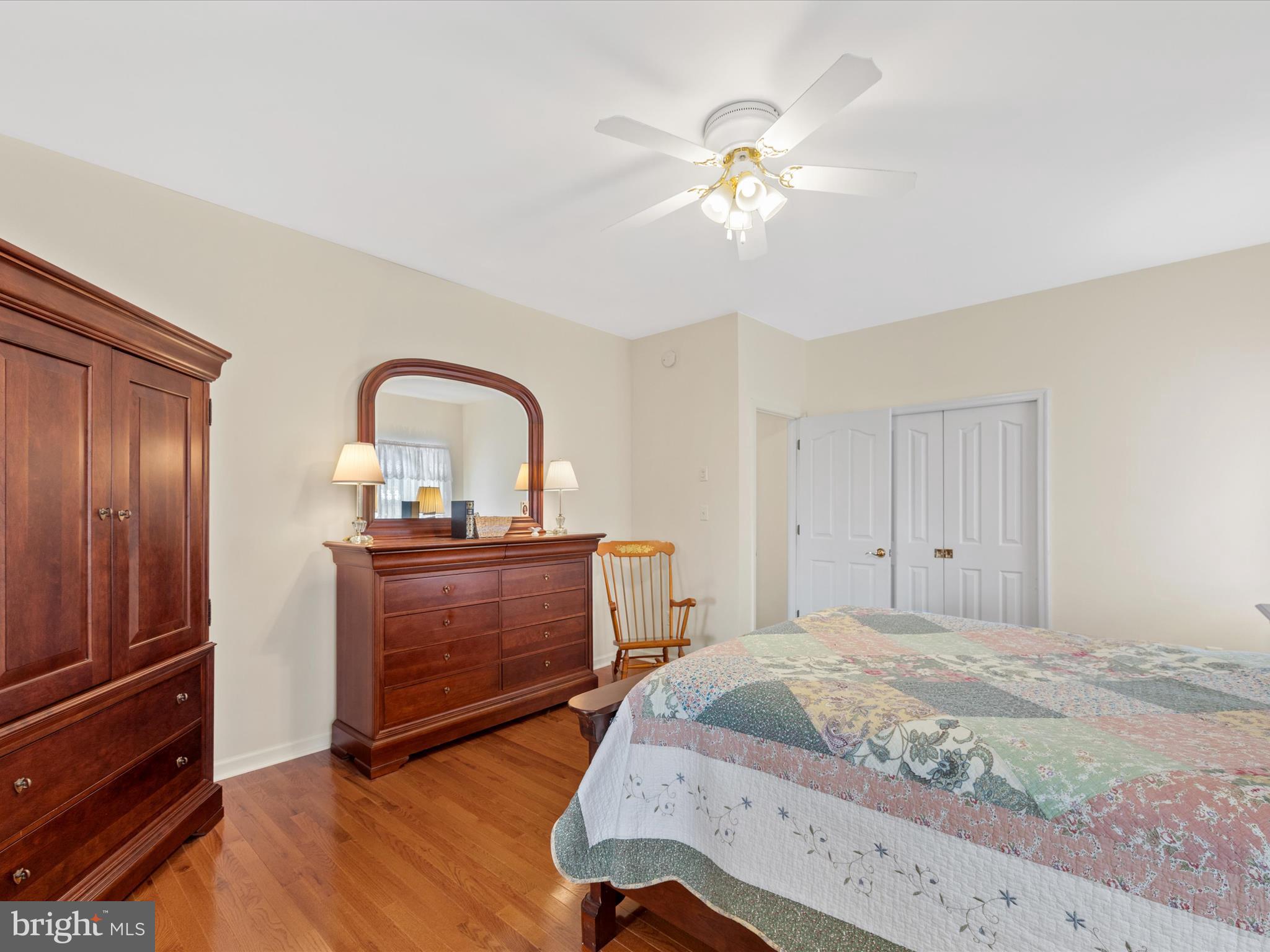 HENRYS GREEN - Residential