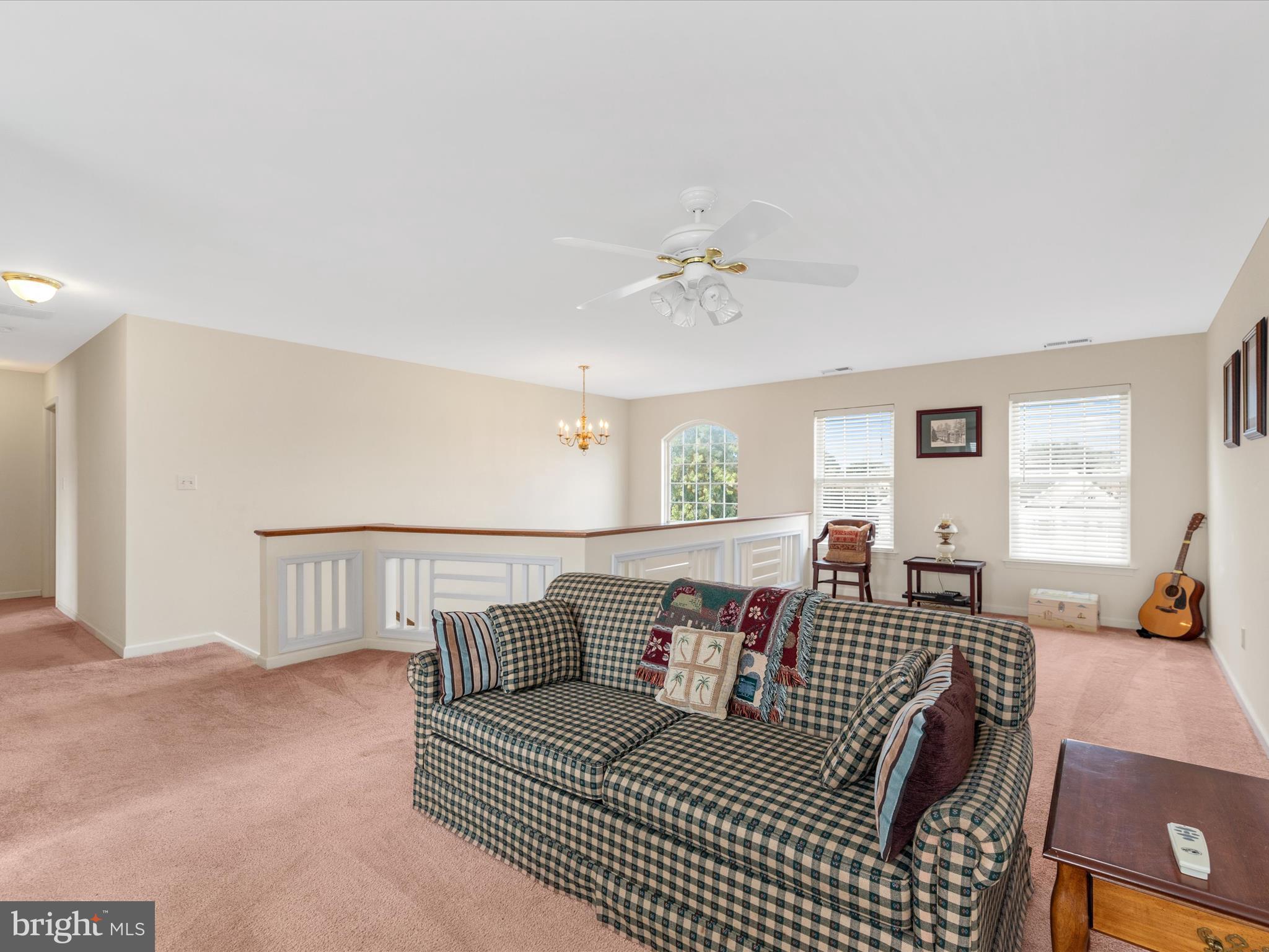 HENRYS GREEN - Residential