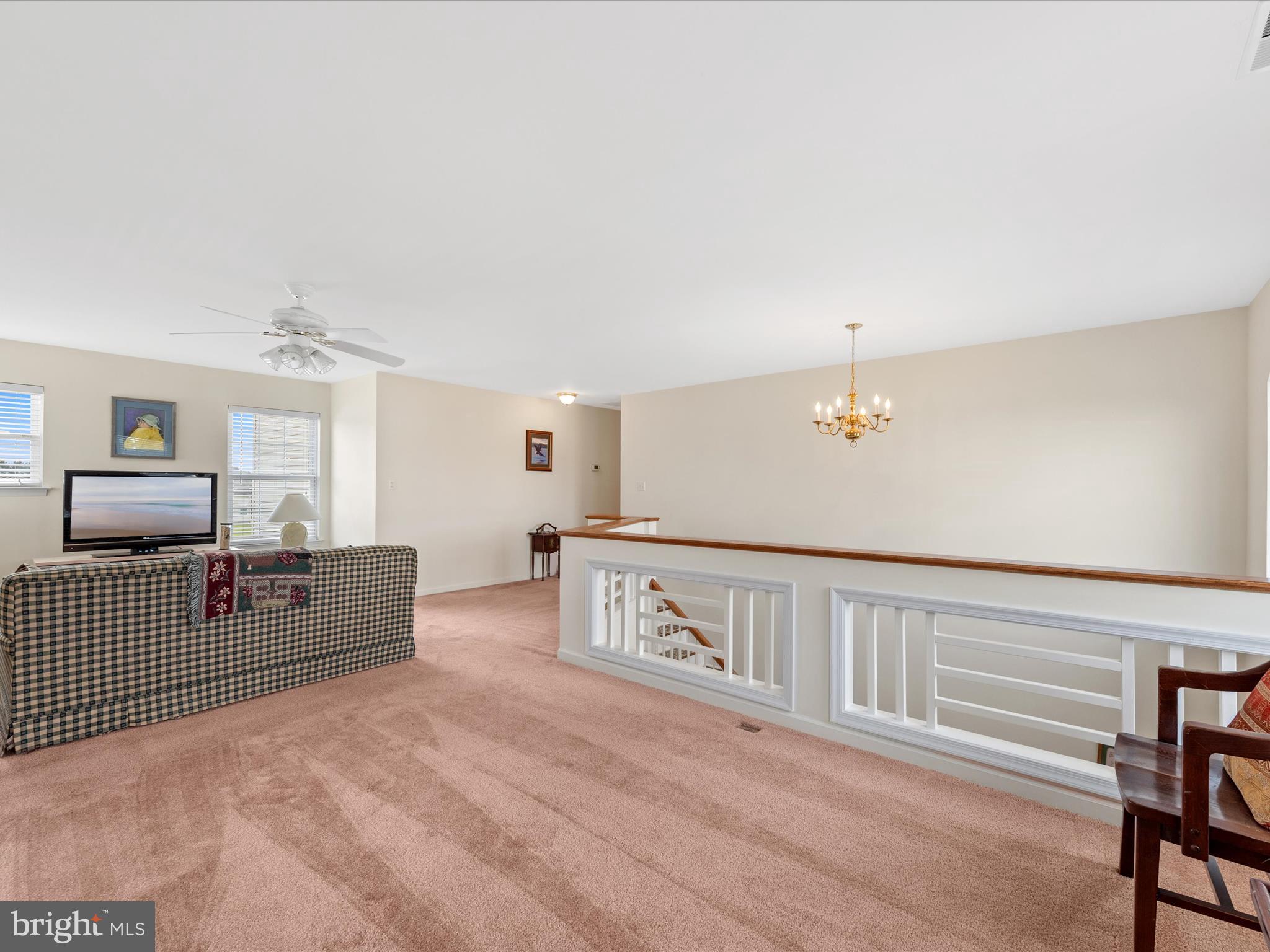 HENRYS GREEN - Residential