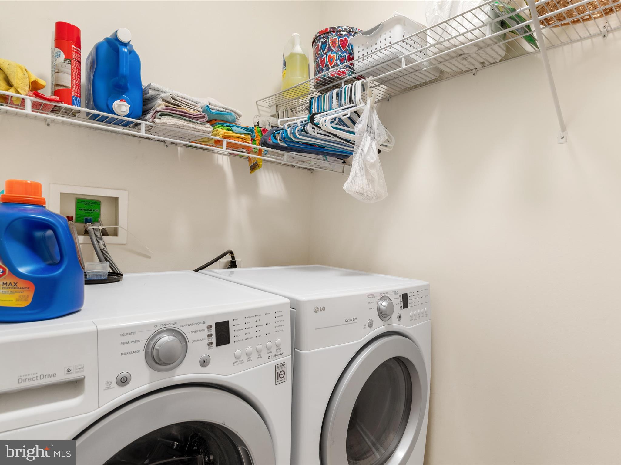 HENRYS GREEN - Residential