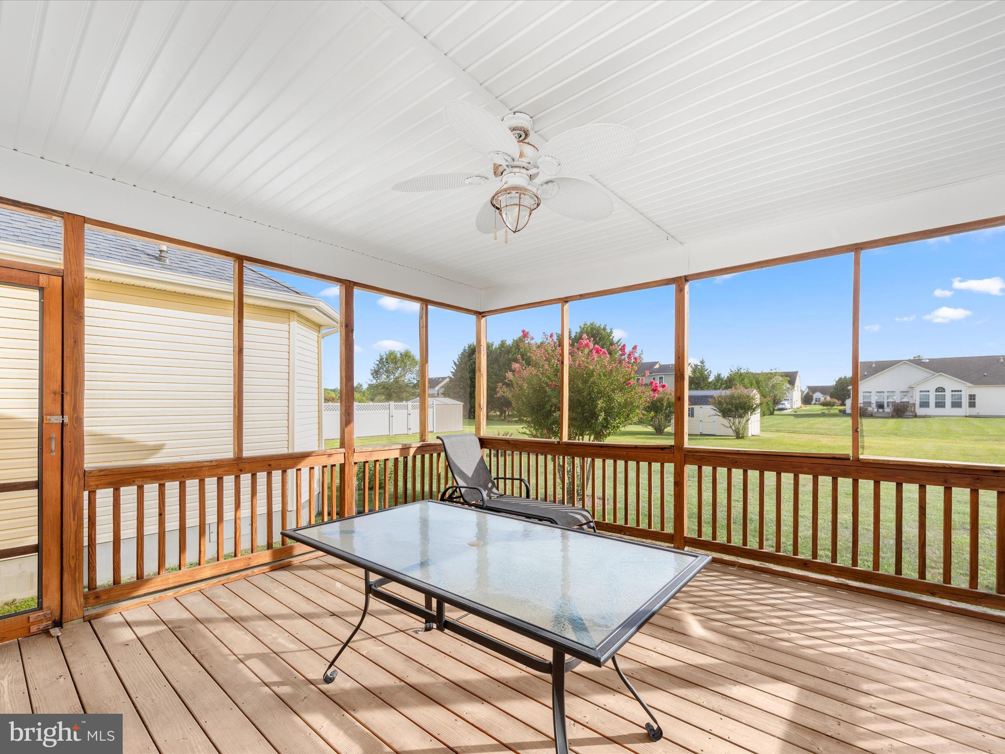 HENRYS GREEN - Residential