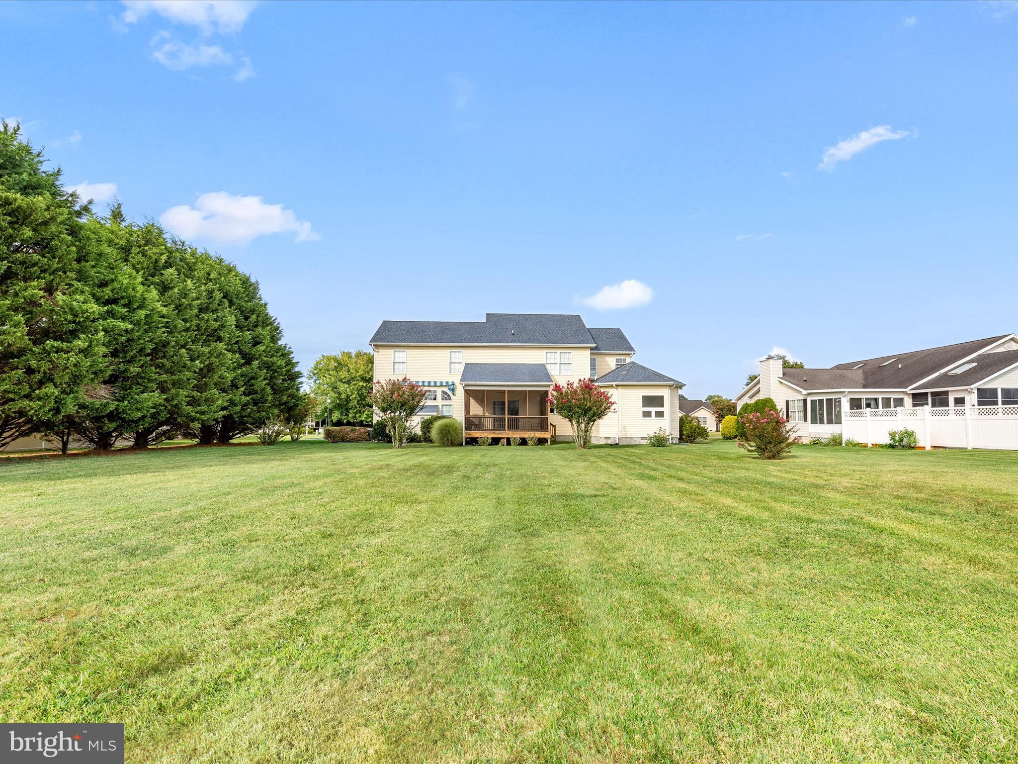 HENRYS GREEN - Residential