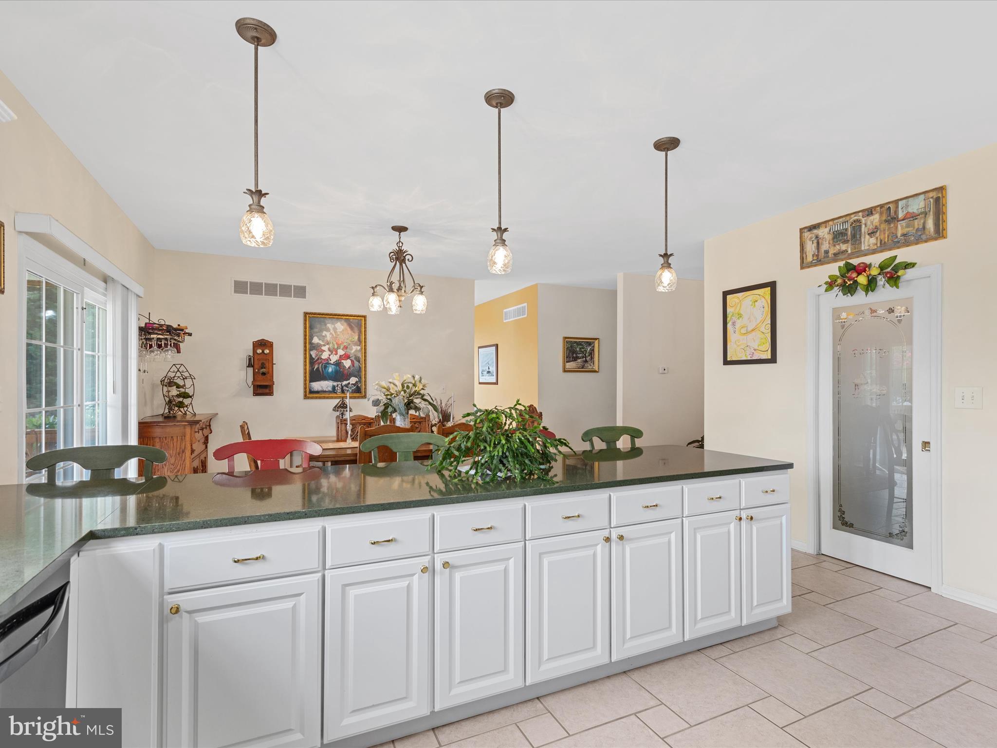 HENRYS GREEN - Residential