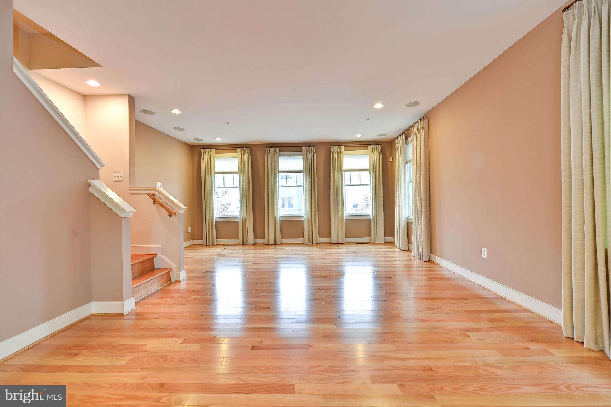 OLD TOWN COMMONS - Residential