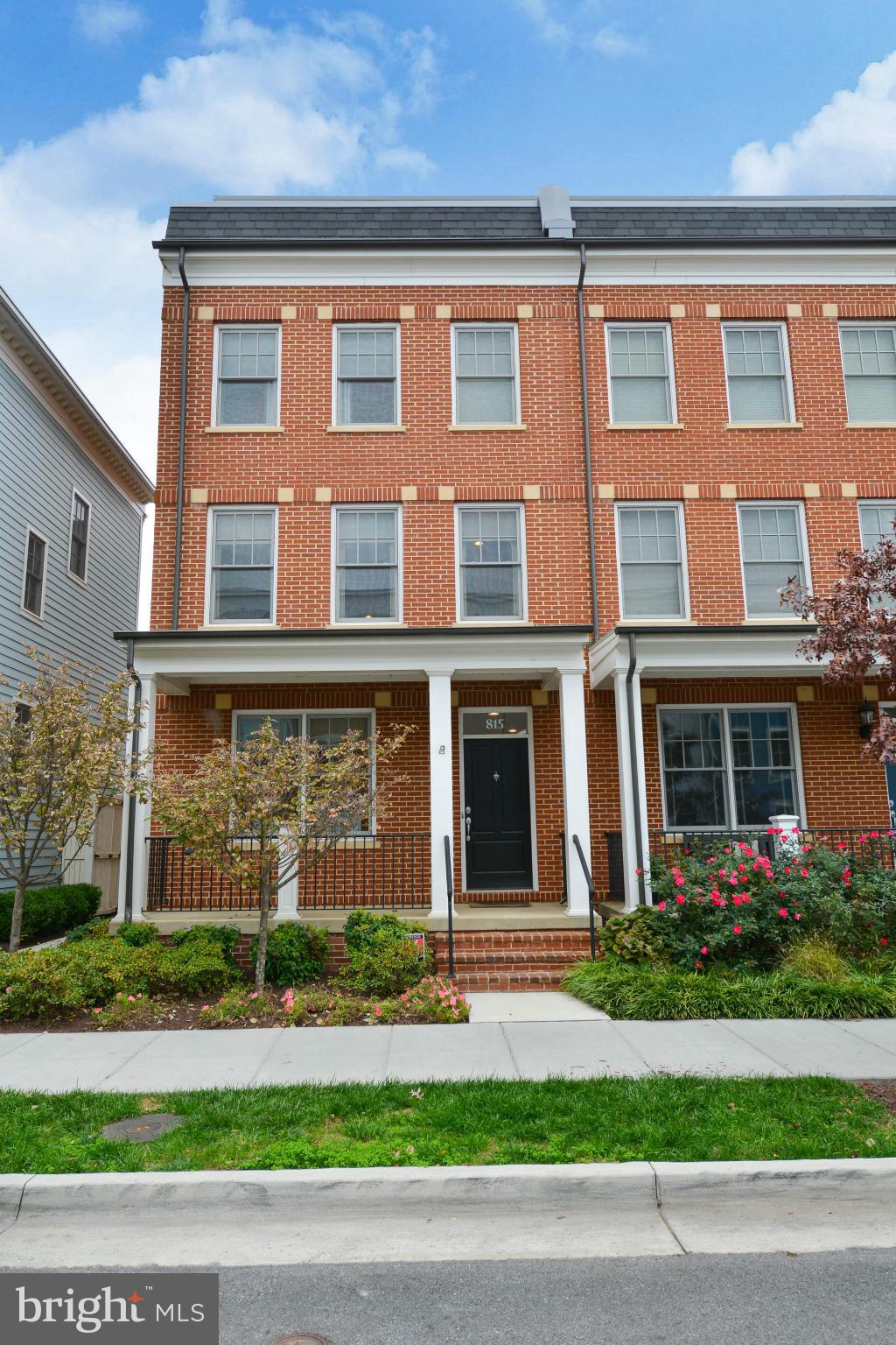 OLD TOWN COMMONS - Residential