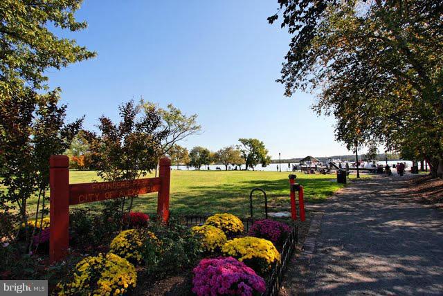 OLD TOWN COMMONS - Residential