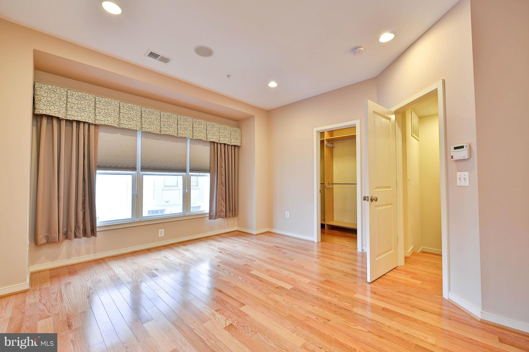 OLD TOWN COMMONS - Residential