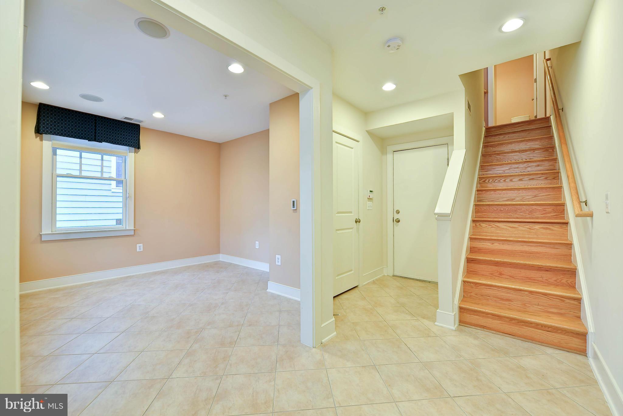 OLD TOWN COMMONS - Residential