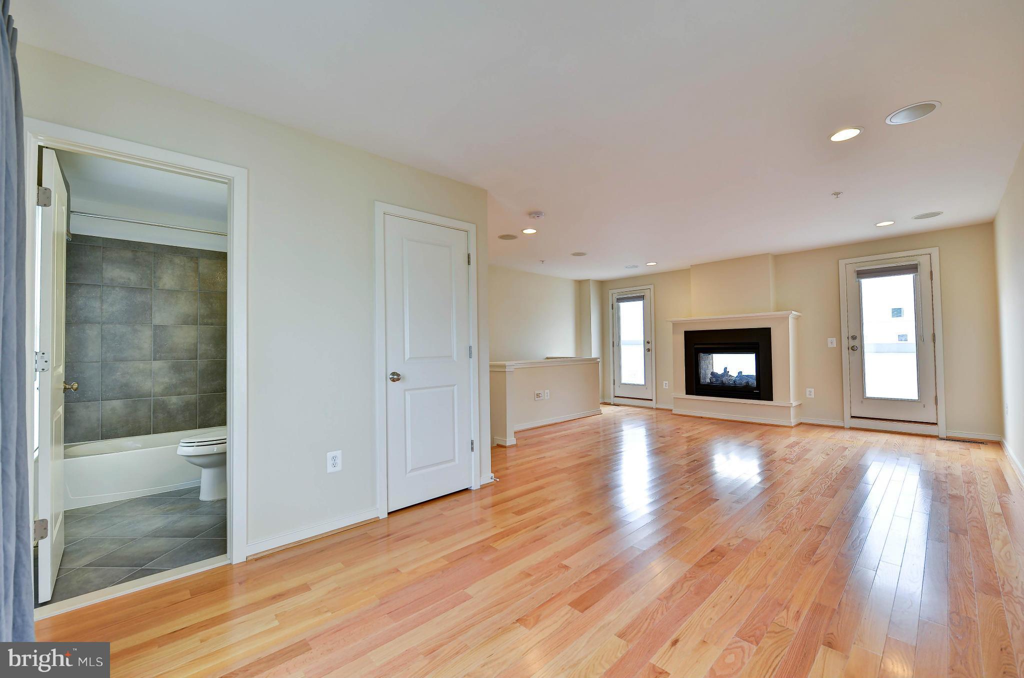 OLD TOWN COMMONS - Residential